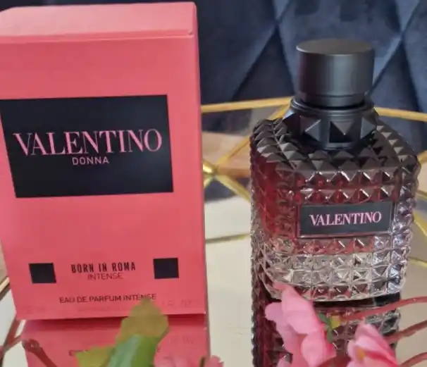 Женские духи Valentino BORN IN ROMA DONNA 100мл ноты мандарина