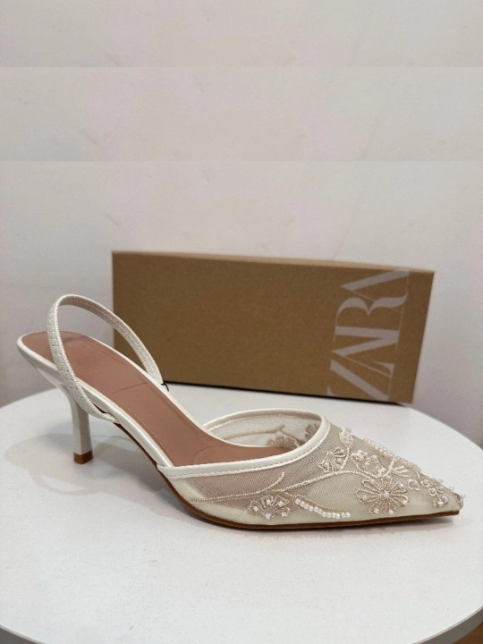Past poshnali o‘tkir uchli ayollar slingback poyabzali