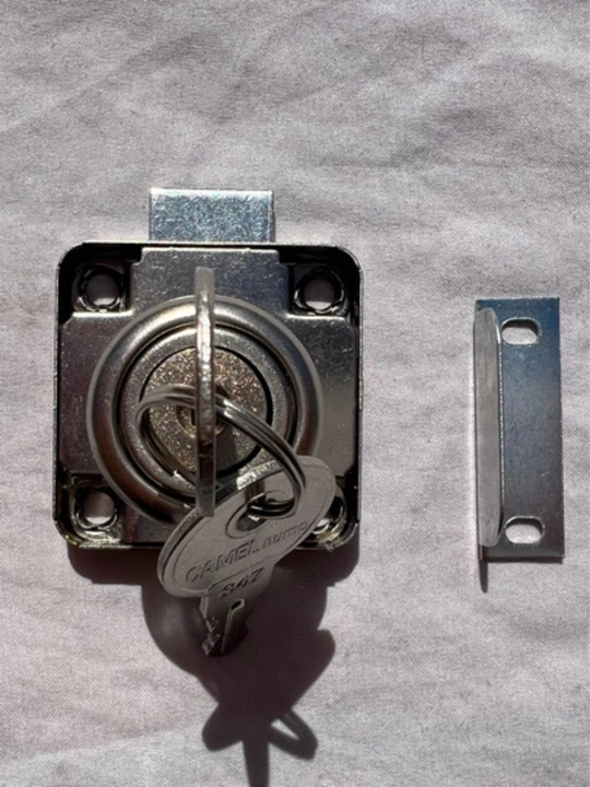 CAMEL mebel qulfi – shkaf, tortma va tumba uchun, 2 ta kalitli metall qulf