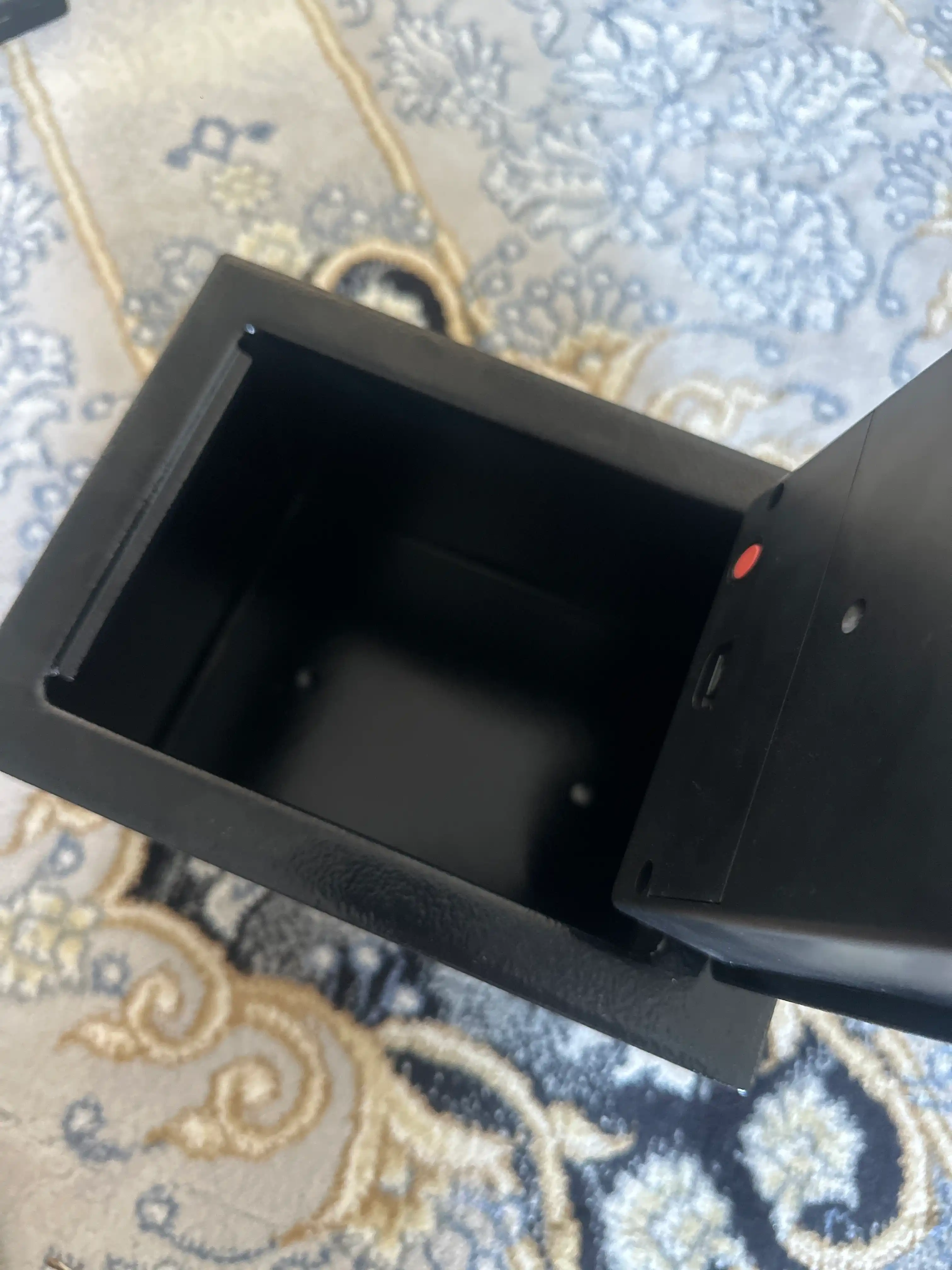 Mini seyf uy va ofis uchun, elektron zamok va kaliti bilan 23x17x17
