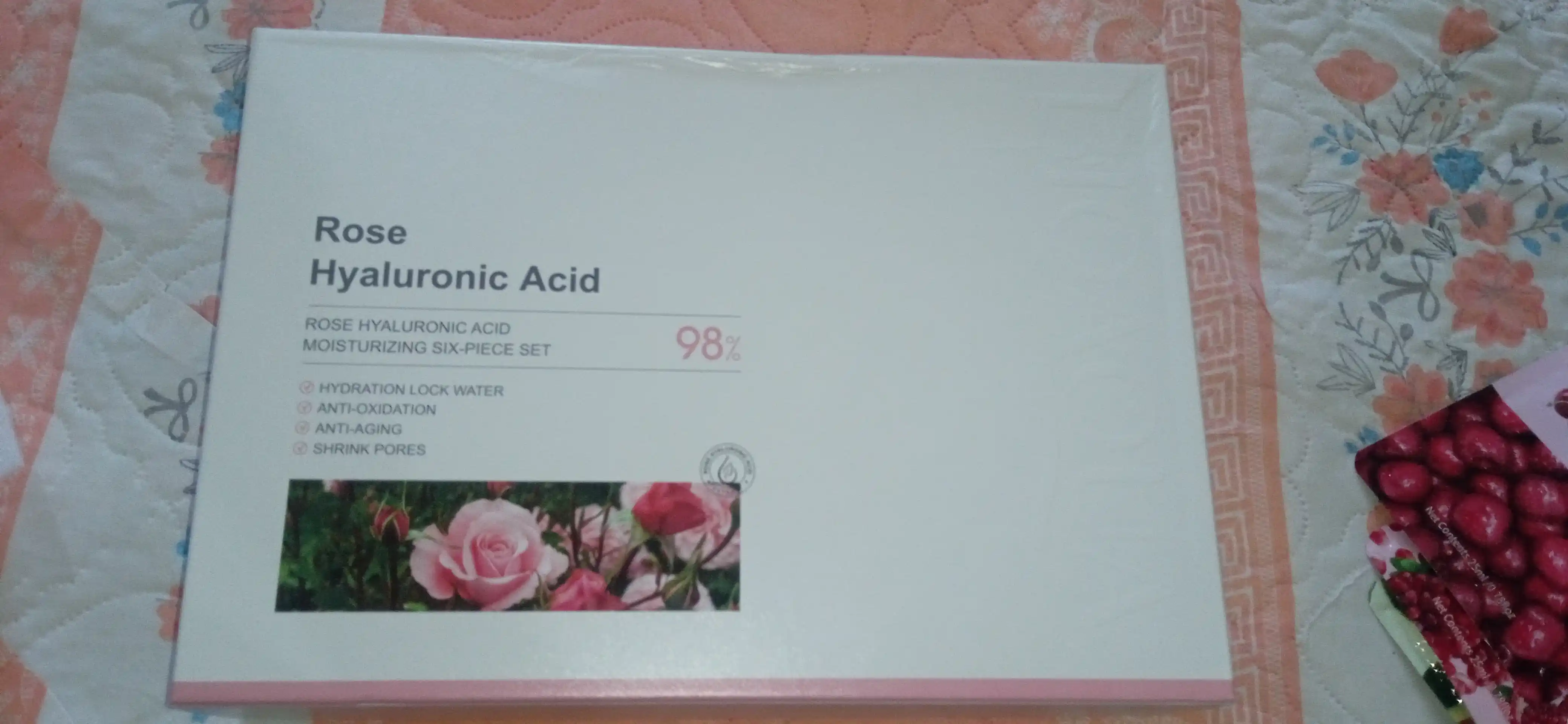 Подарочный набор для ухода за лицом Rose Hyaluronic Acid, 6 в 1 — увлажнение, сияние