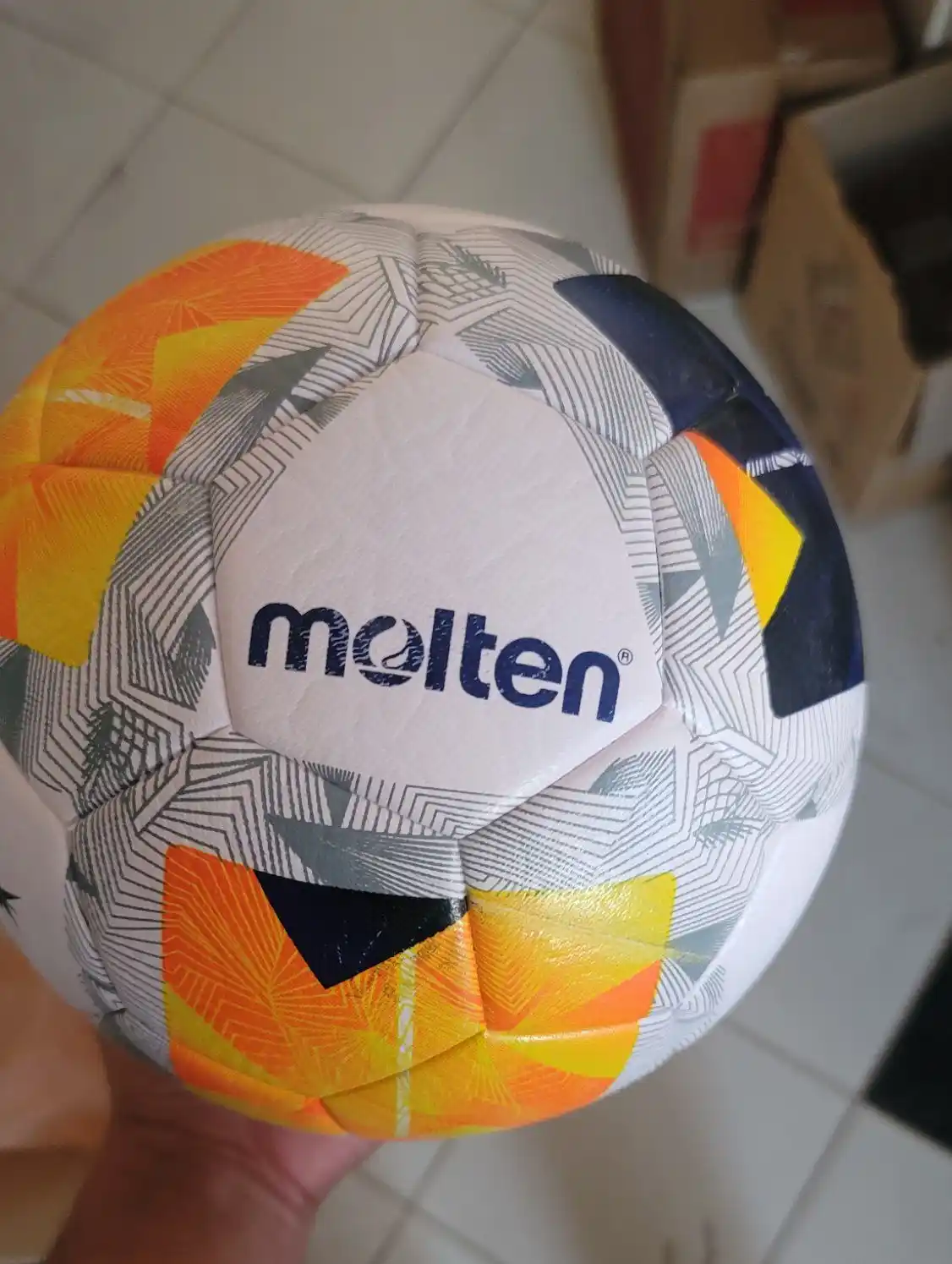 Futbol to'pi Molten, AFC F4A4800-AC, o'lcham 5
