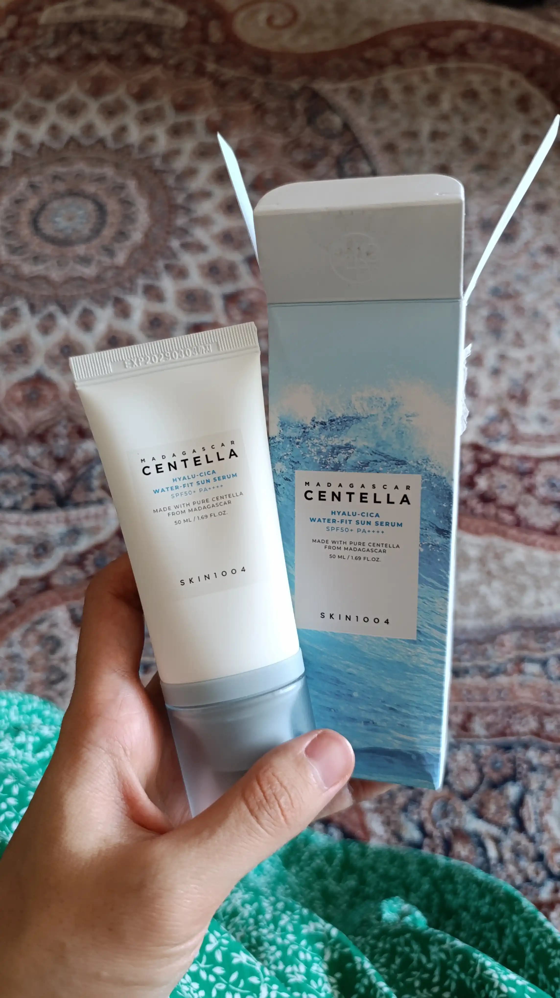 Quyoshdan himoyalovchi SKIN1004 Centella Hyalu-Cica Water-Fit Sun Serum SPF50+ PA++++
