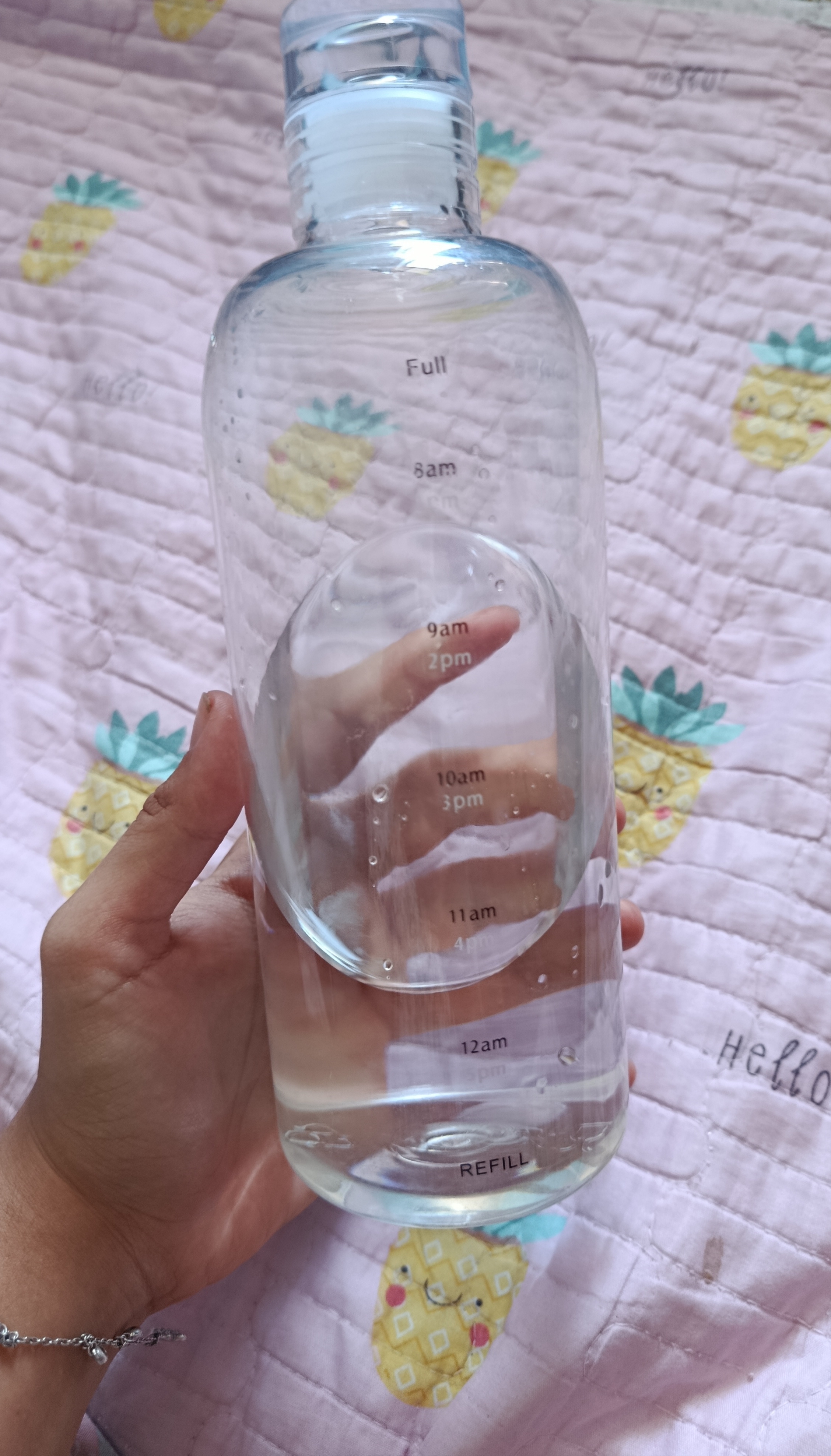 Suv uchun estetik plastik idish (butilka), o'lchov shkalasi bilan, 500 ml va 750 ml