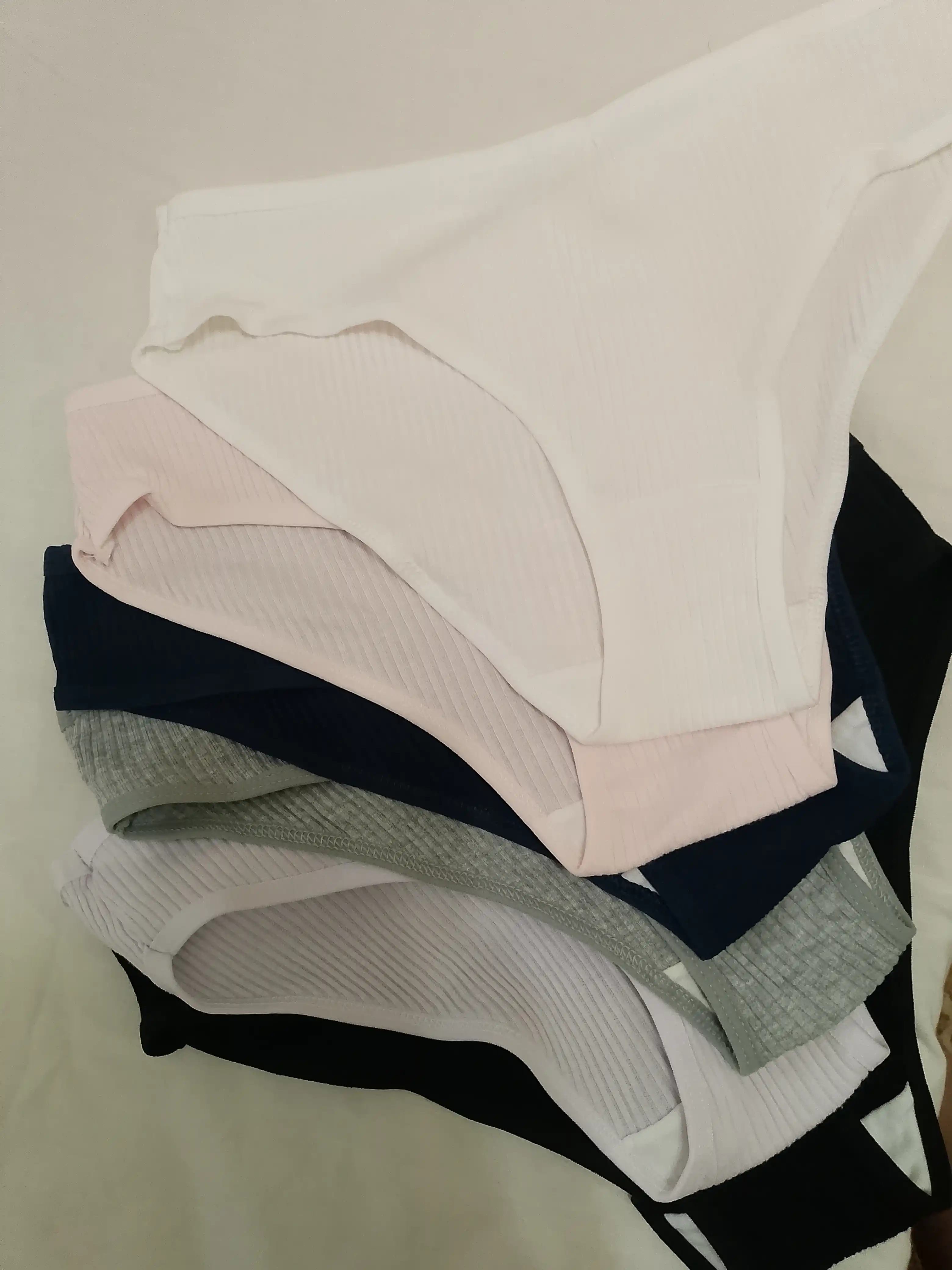 Ayollar trusiklari Kioko. Ayollar paxta slip tursik. Ayollar uchun trusik