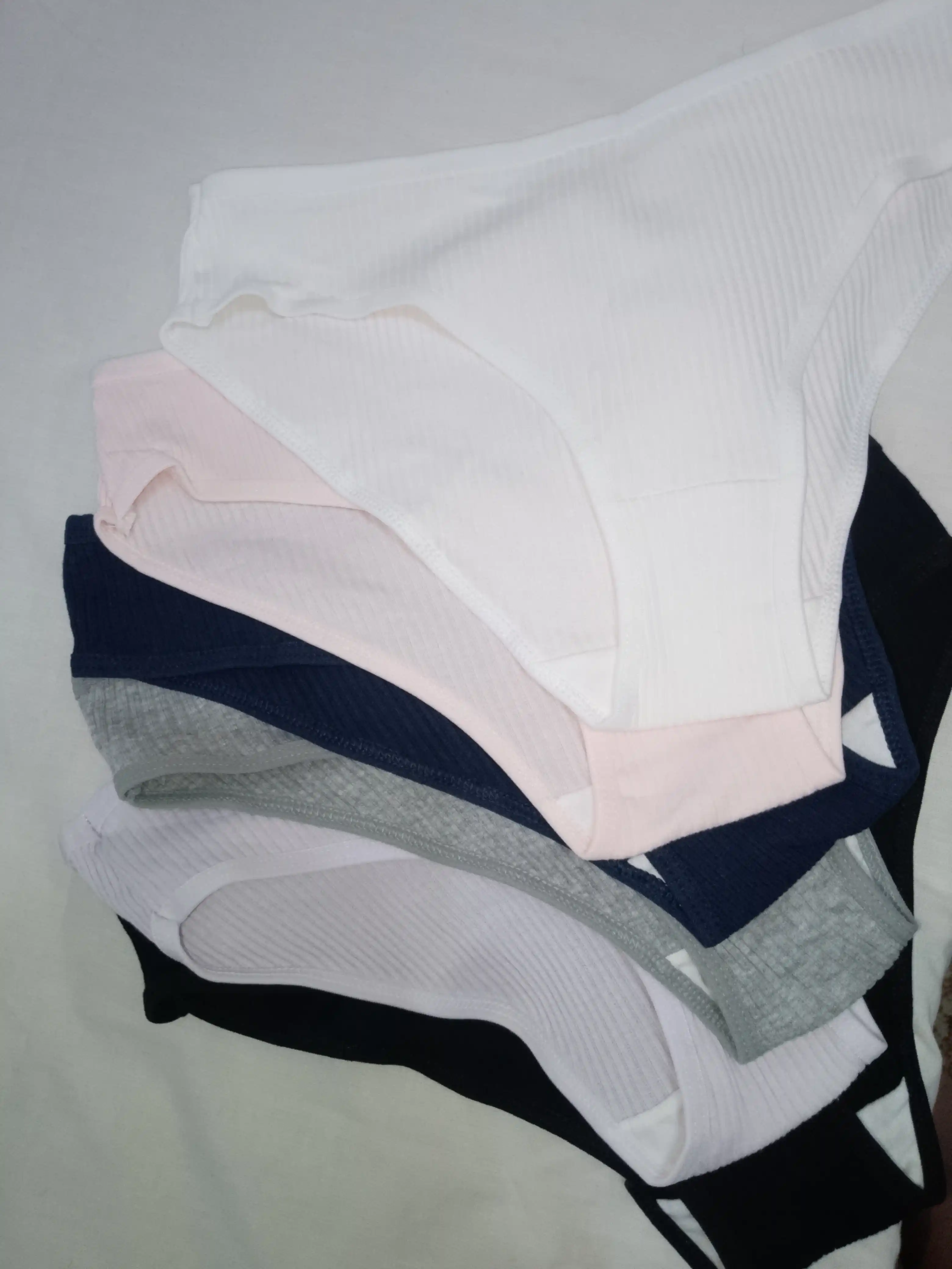 Ayollar trusiklari Kioko. Ayollar paxta slip tursik. Ayollar uchun trusik