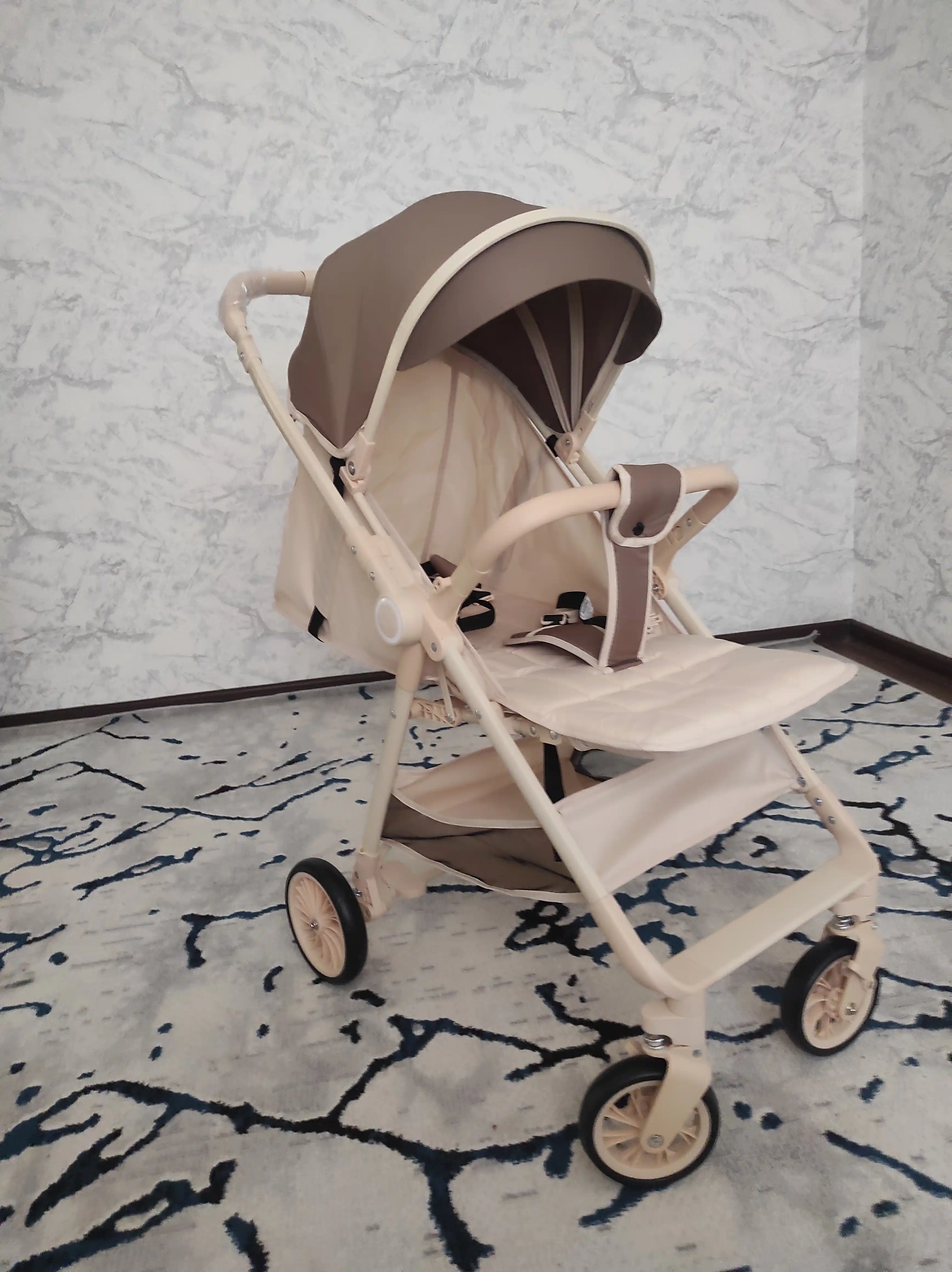 Коляска YoYokids (0–22 кг), легкая и складная коляска с перекидной ручкой