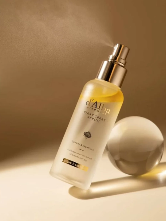 Oq truffle bilan oziqlantiruvchi mist-zardob d'Alba White Truffle First Spray Serum