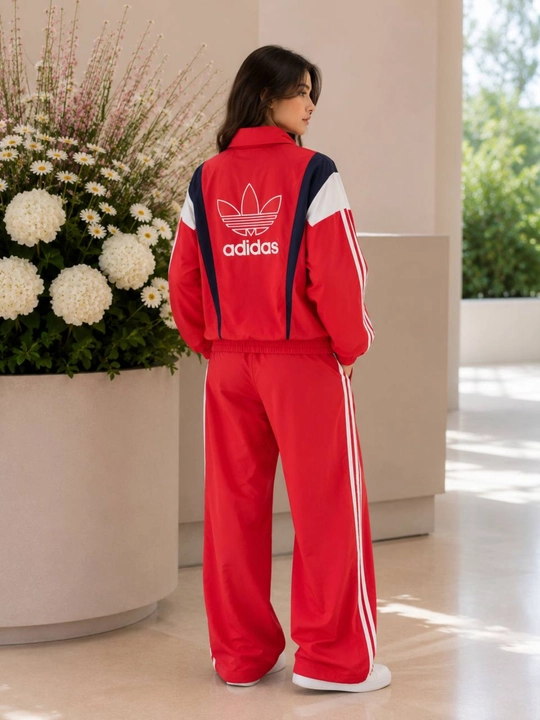Ayollar sport kostyumi, dvoyka - 