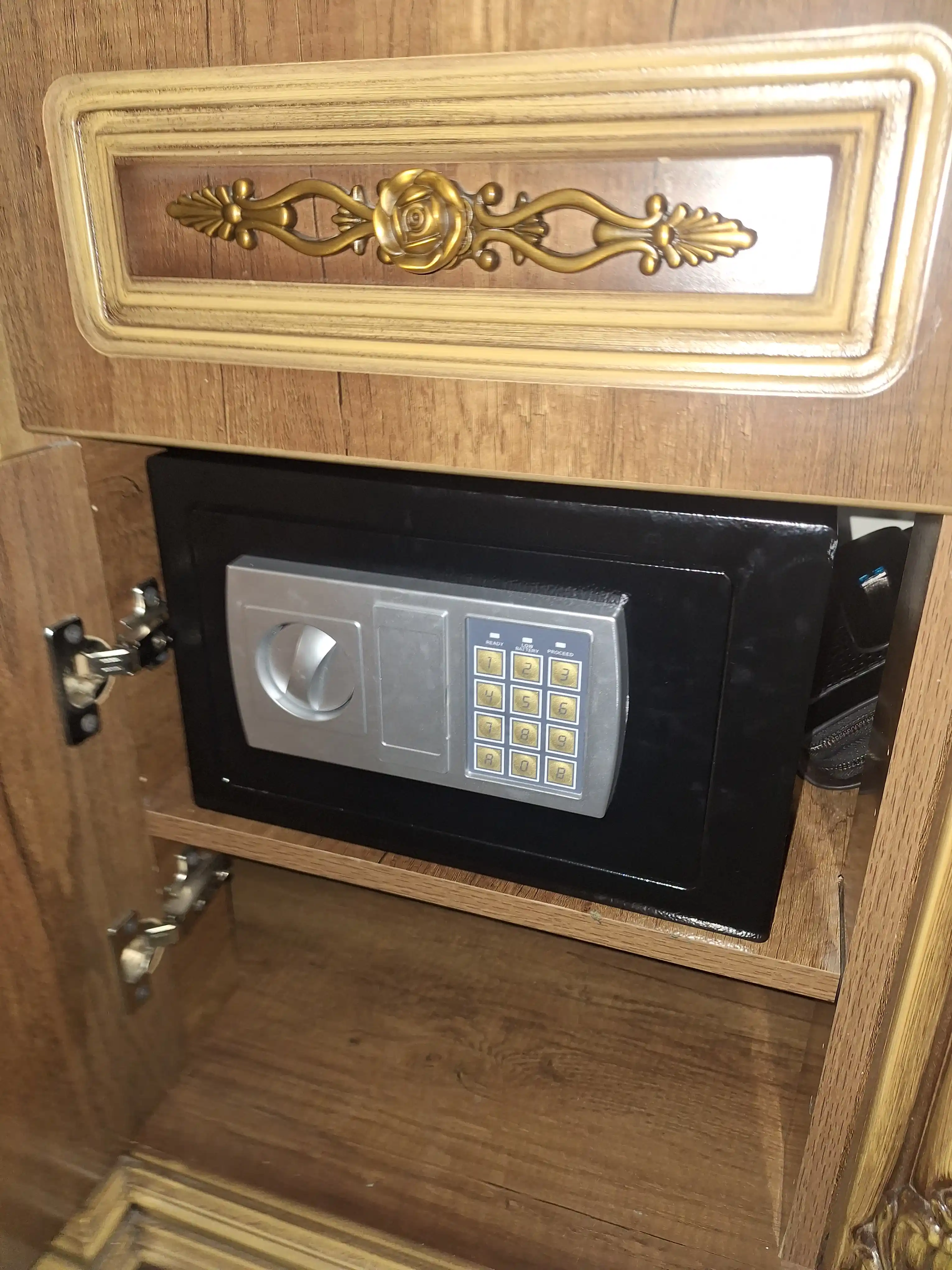 Elektron kod va kalitli seyf, 31x20x20 sm, metall, uy va ofis uchun