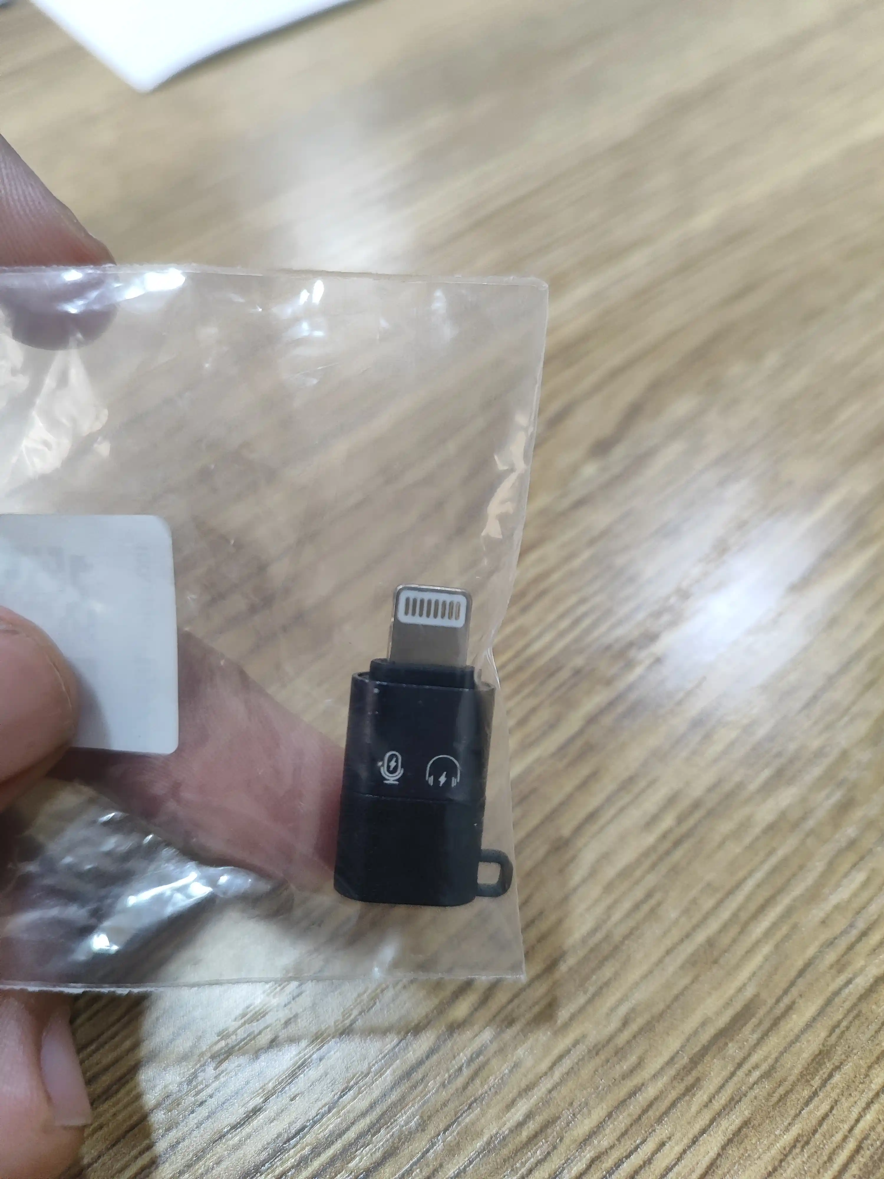 USB Type-C, USB Micro va USB Lightning adapteri