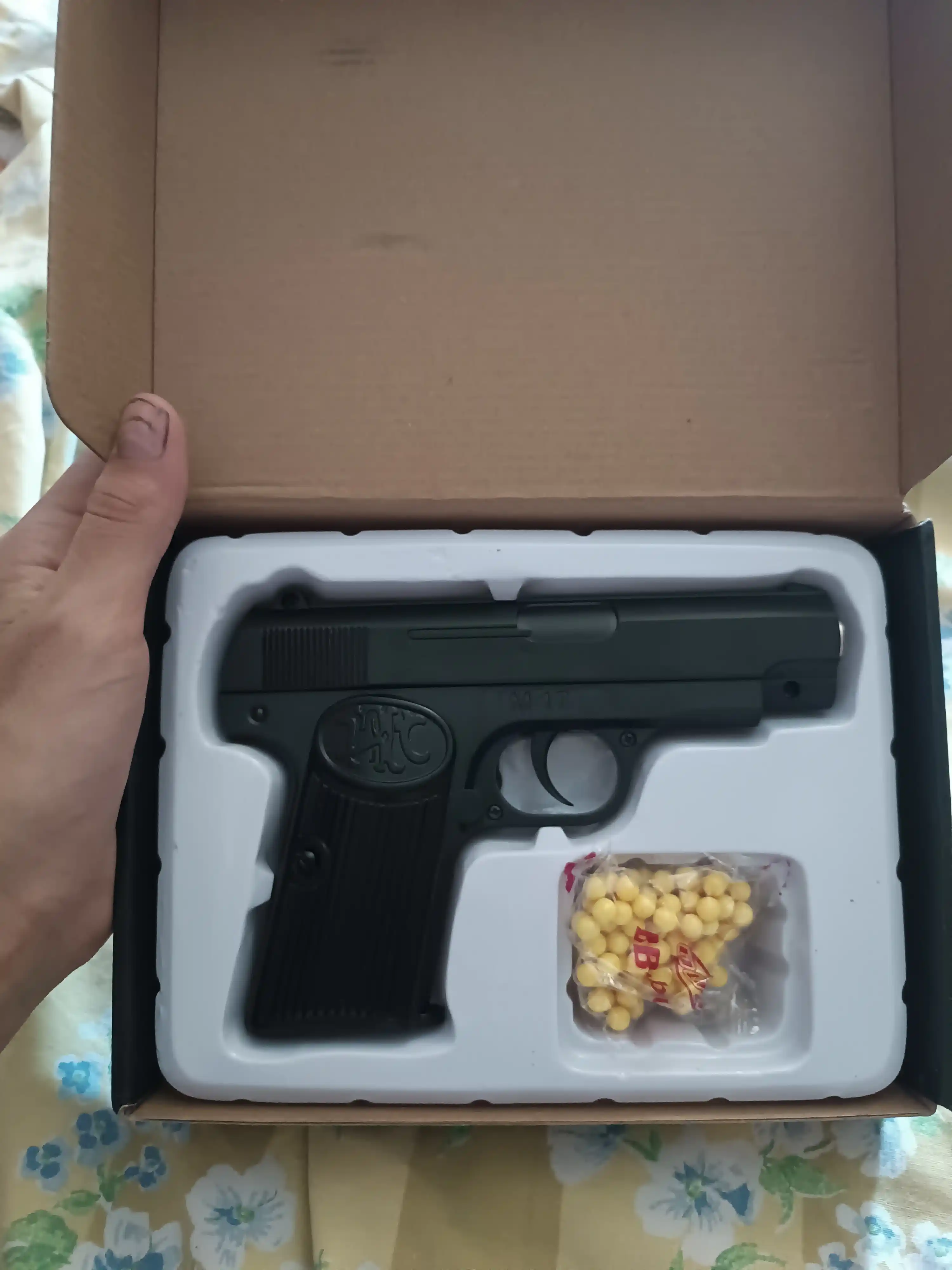 Игрушечный пистолет M17, металлический корпус, пульки 6 мм