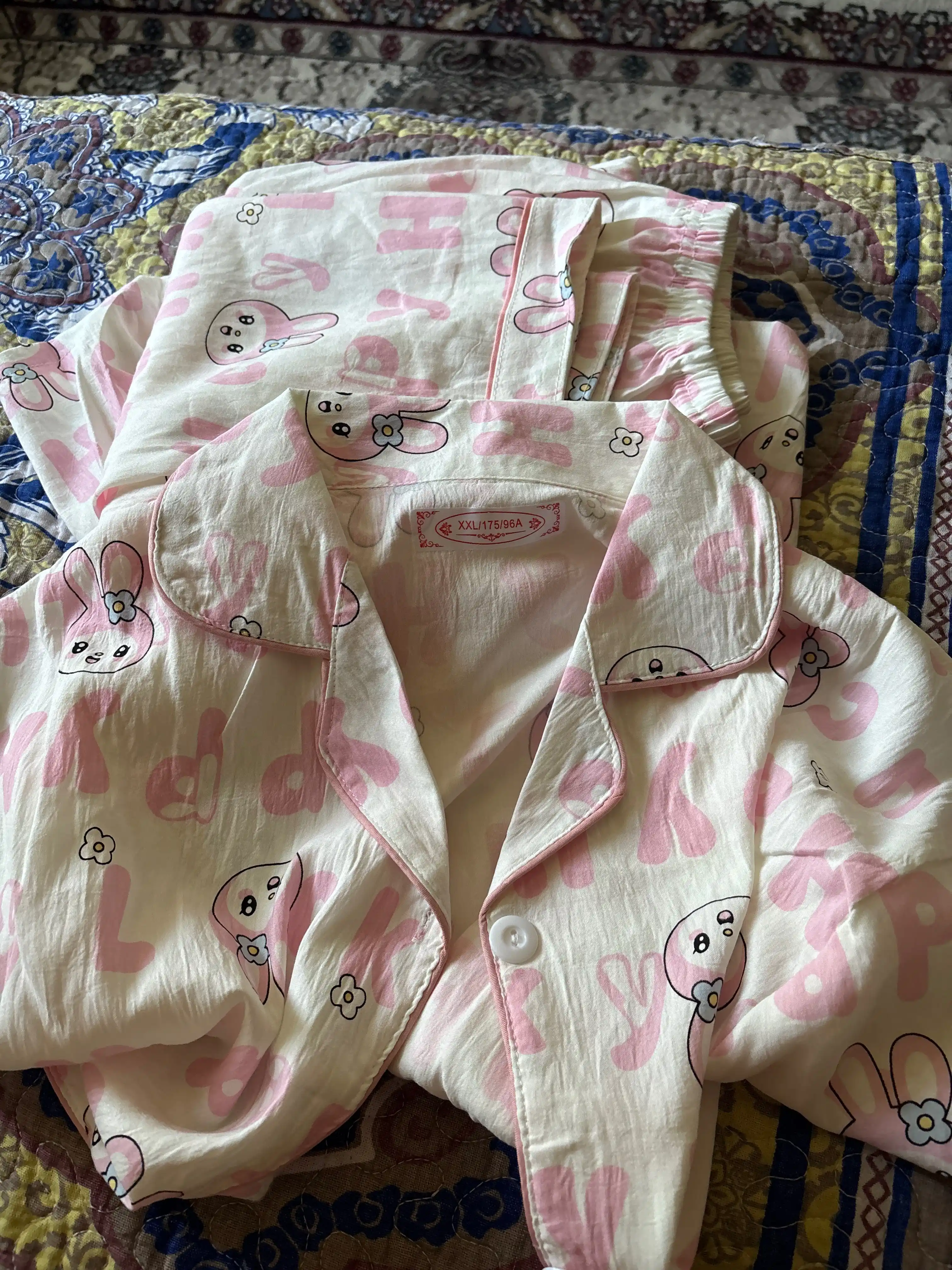 Ayollar pijamasi