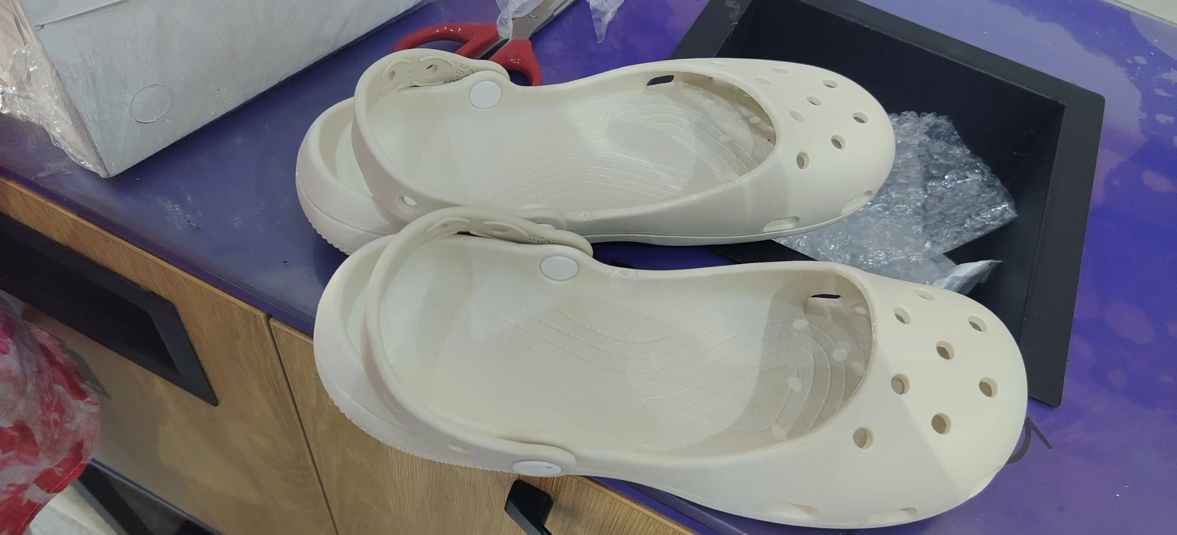 Crocs балетки для женщин, мягкие и легкие, с джибитсами орхидея