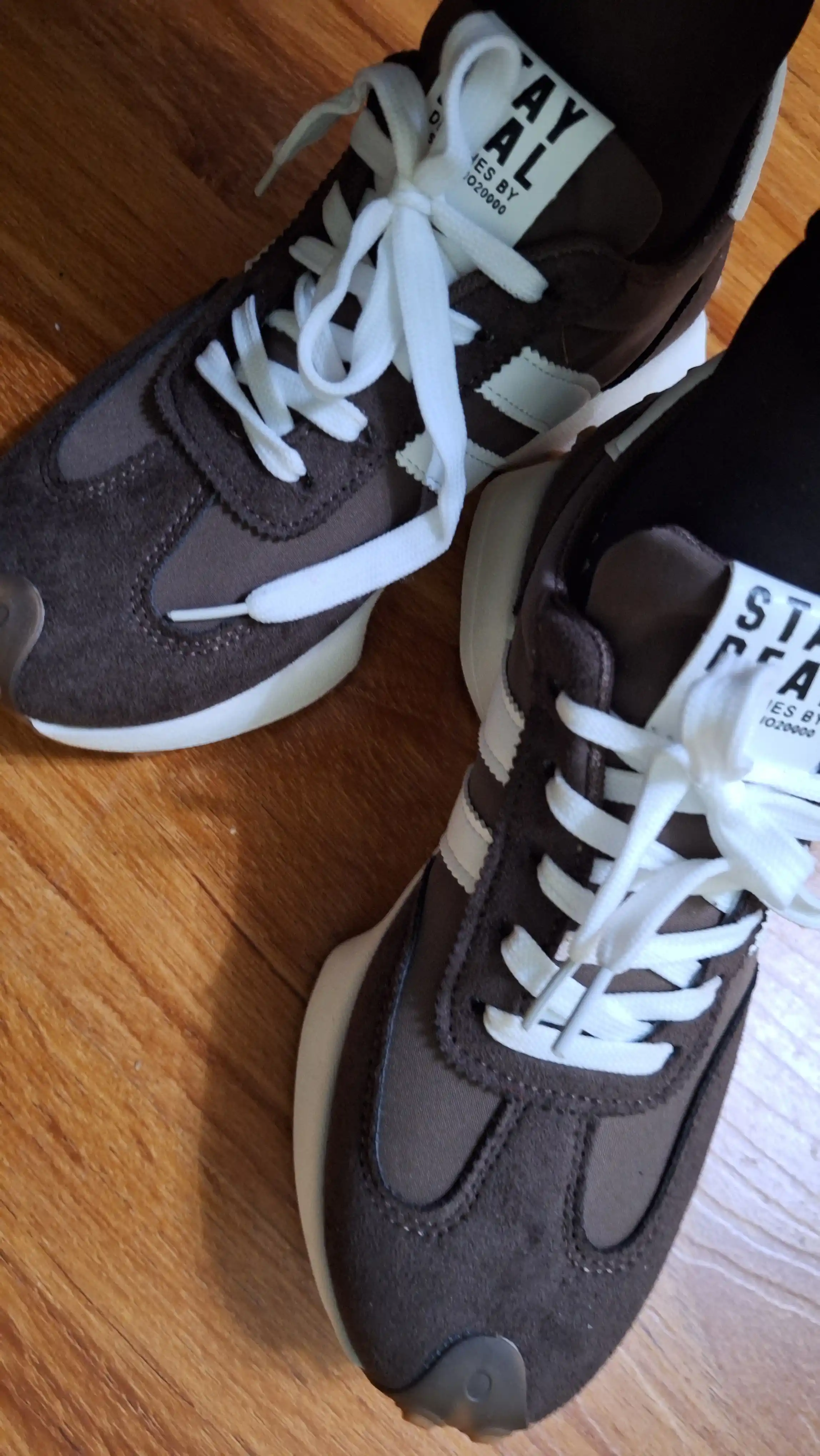 Ayollar uchun krossovka – qulay va zamonaviy dizayn bahor va yoz uchun