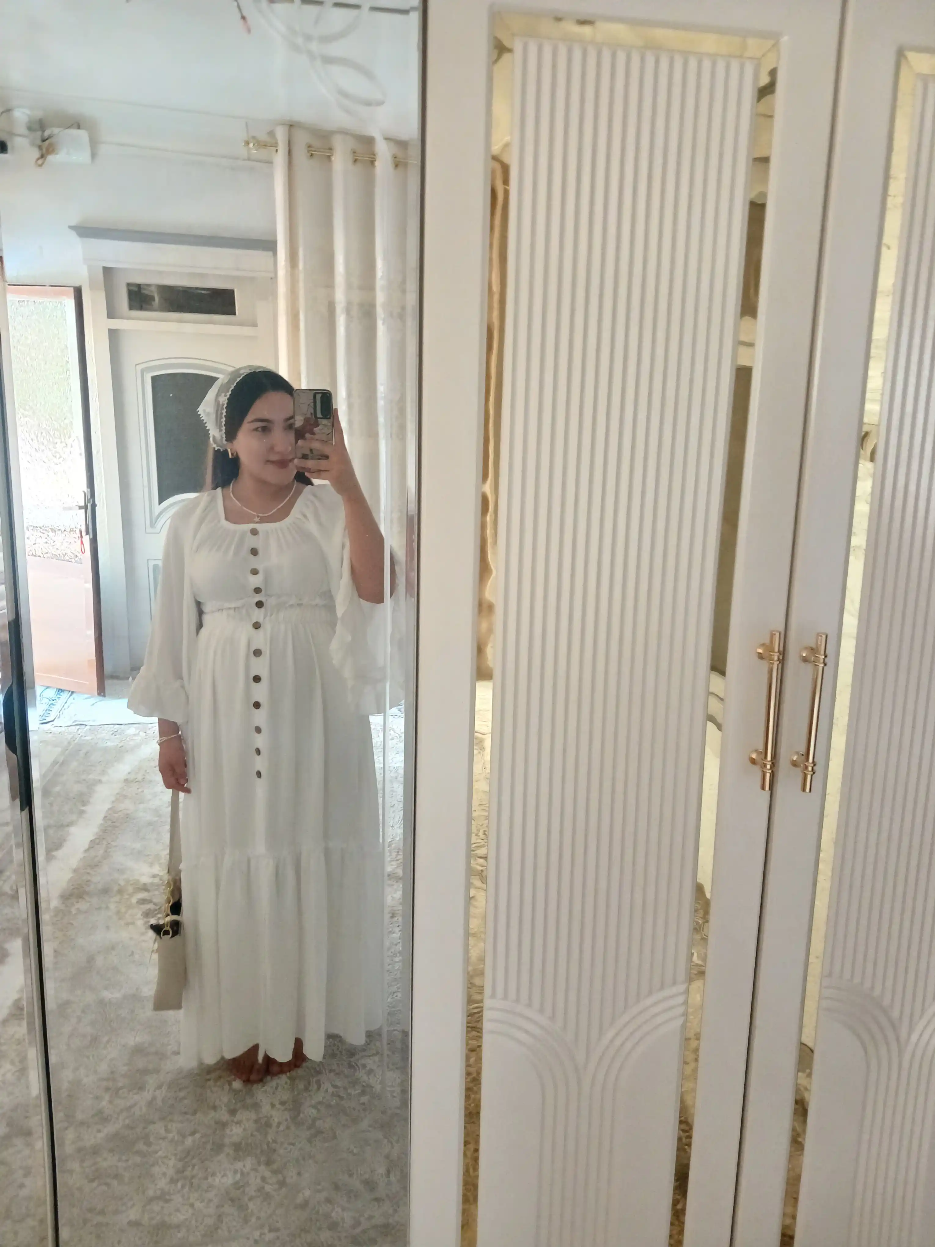 Dehqon ayolning uzun yengli, yengil va havoli libosi S M L XL o‘lchamiga mos keladi