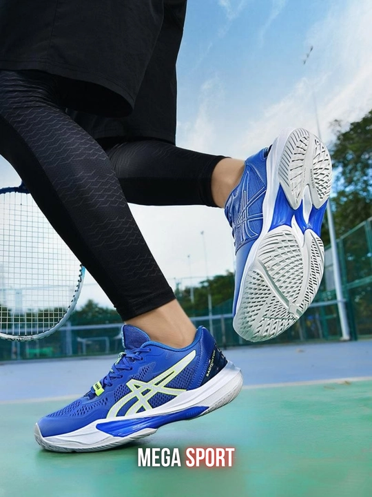Кроссовки ASICS для зальных видов спорта: волейбол, бадминтон, настольный теннис