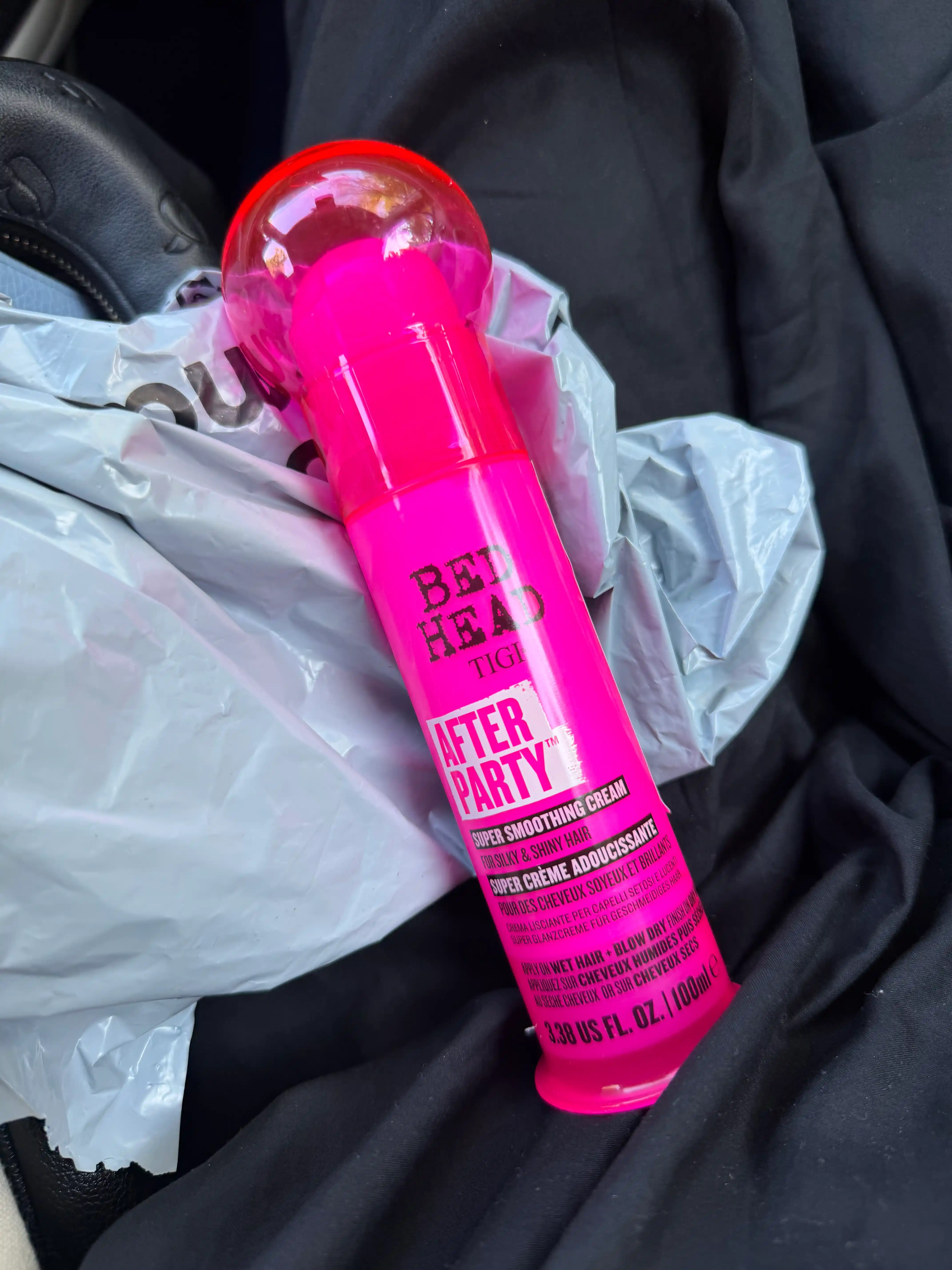 BED HEAD After Party silliqlovchi va yaltiratuvchi krem, 100 ml