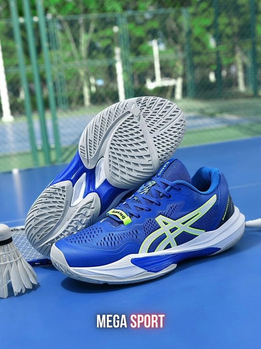 Кроссовки ASICS для зальных видов спорта: волейбол, бадминтон, настольный теннис