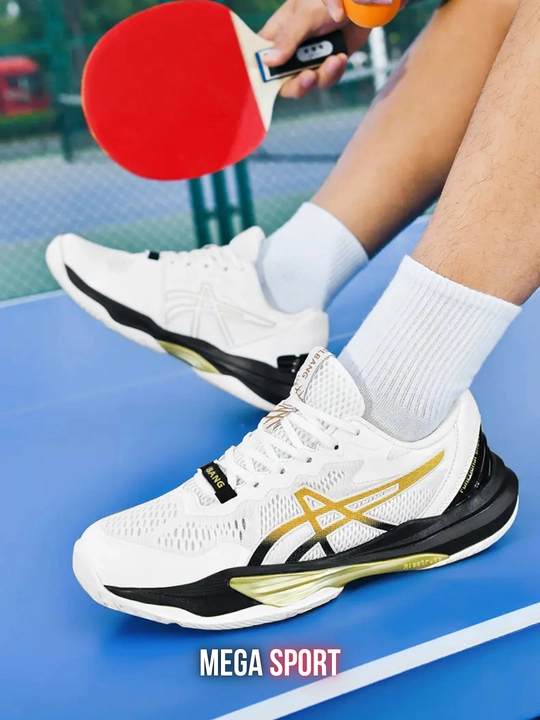 Кроссовки ASICS для зальных видов спорта: волейбол, бадминтон, настольный теннис
