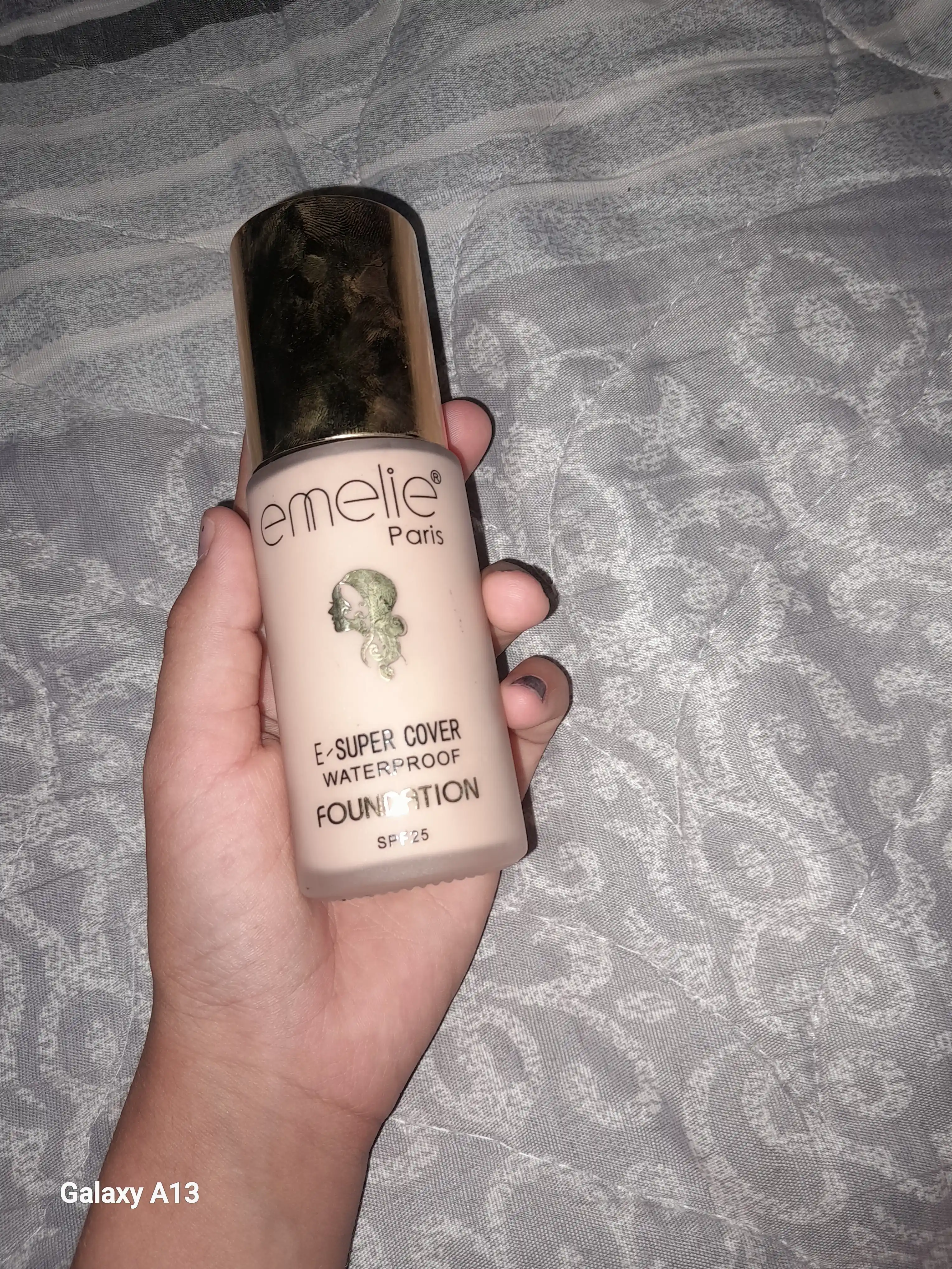 Tonal krem Emelie, SPF 25, namlovchi, mat ohang, 45 ml