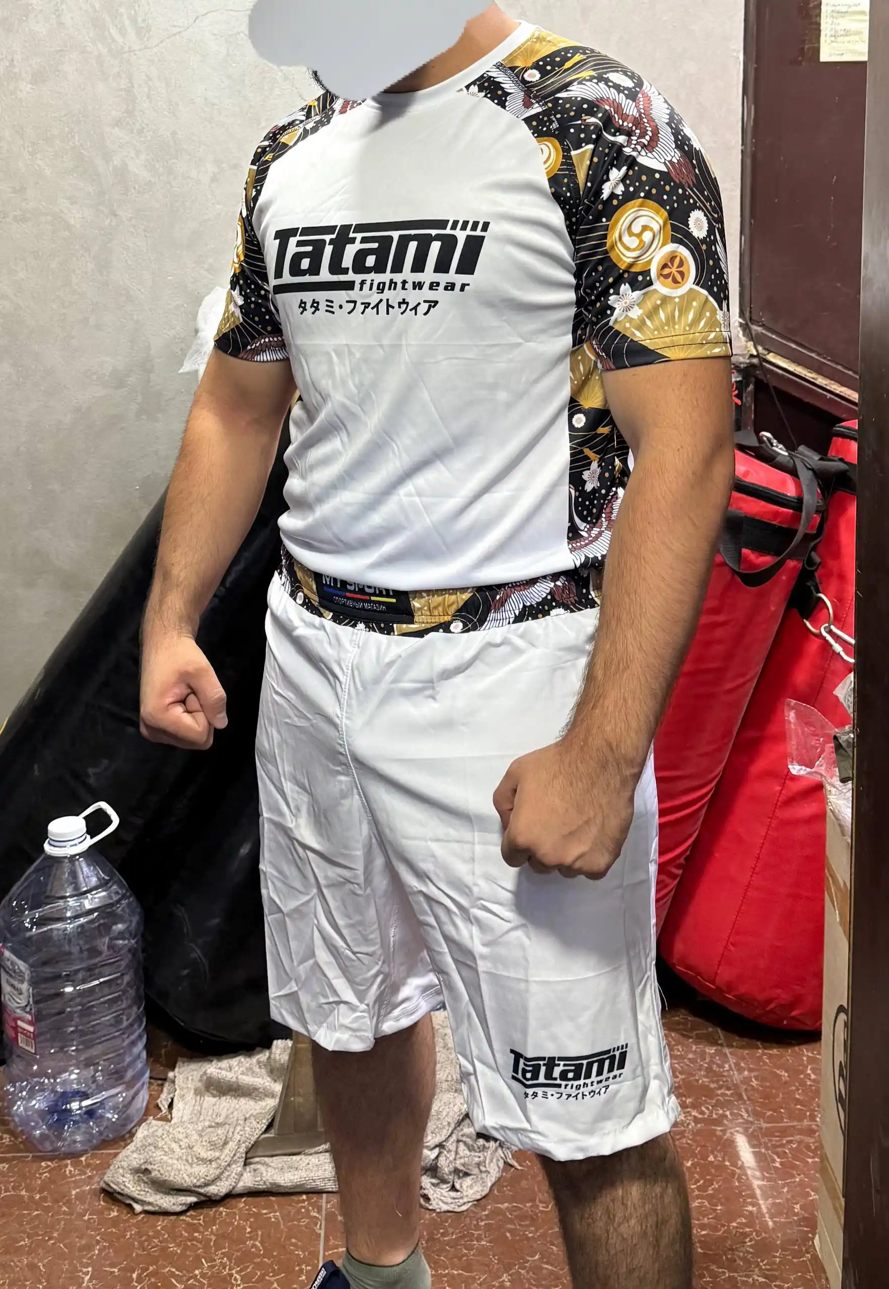 Форма для MMA и UFC — это спортивная одежда, разработанная для детей, мужчин и женщин