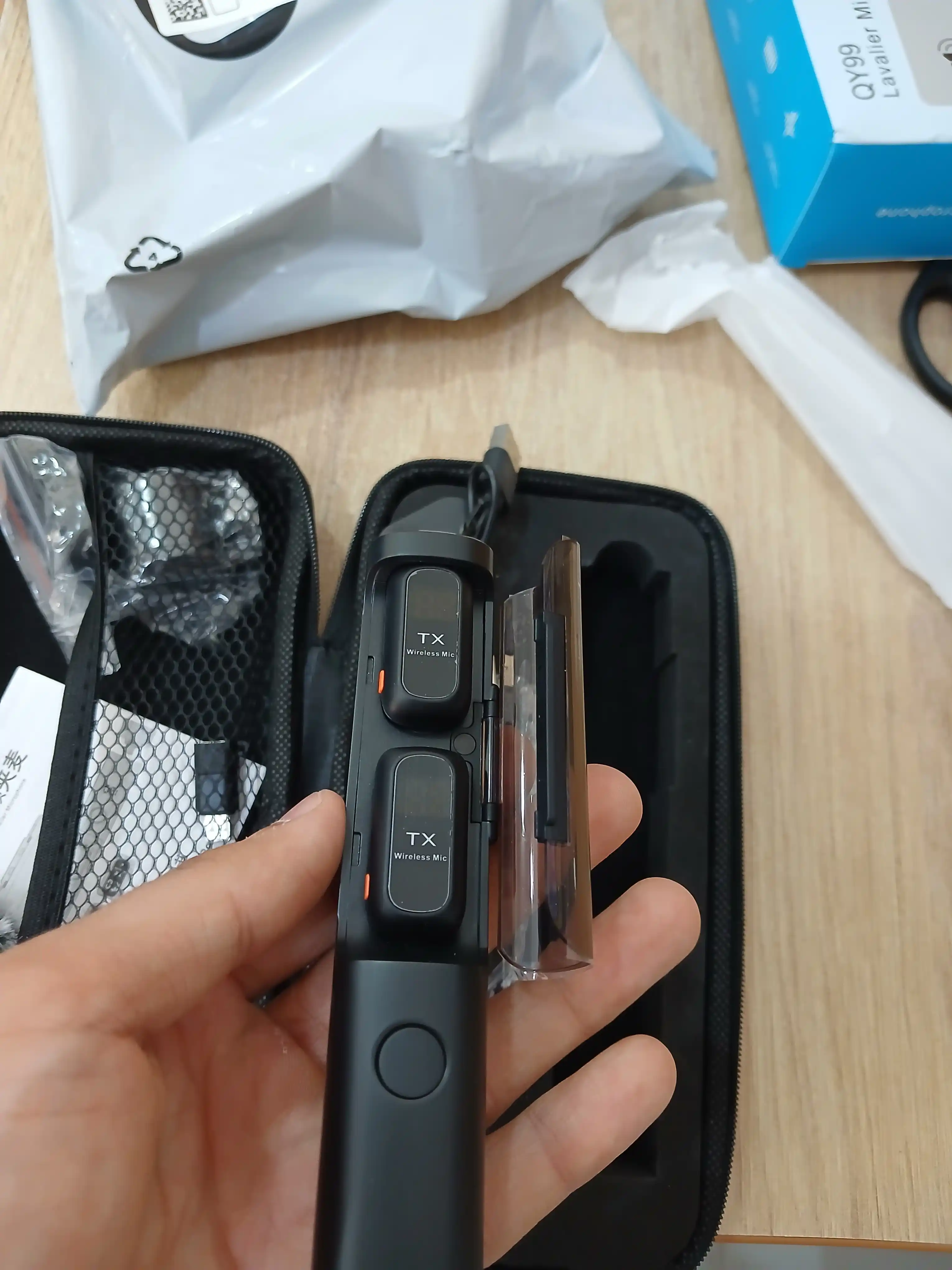 Blogerlar uchun simsiz petlichka mikrofon Lavaliere Video 2 Type-C/Lightning