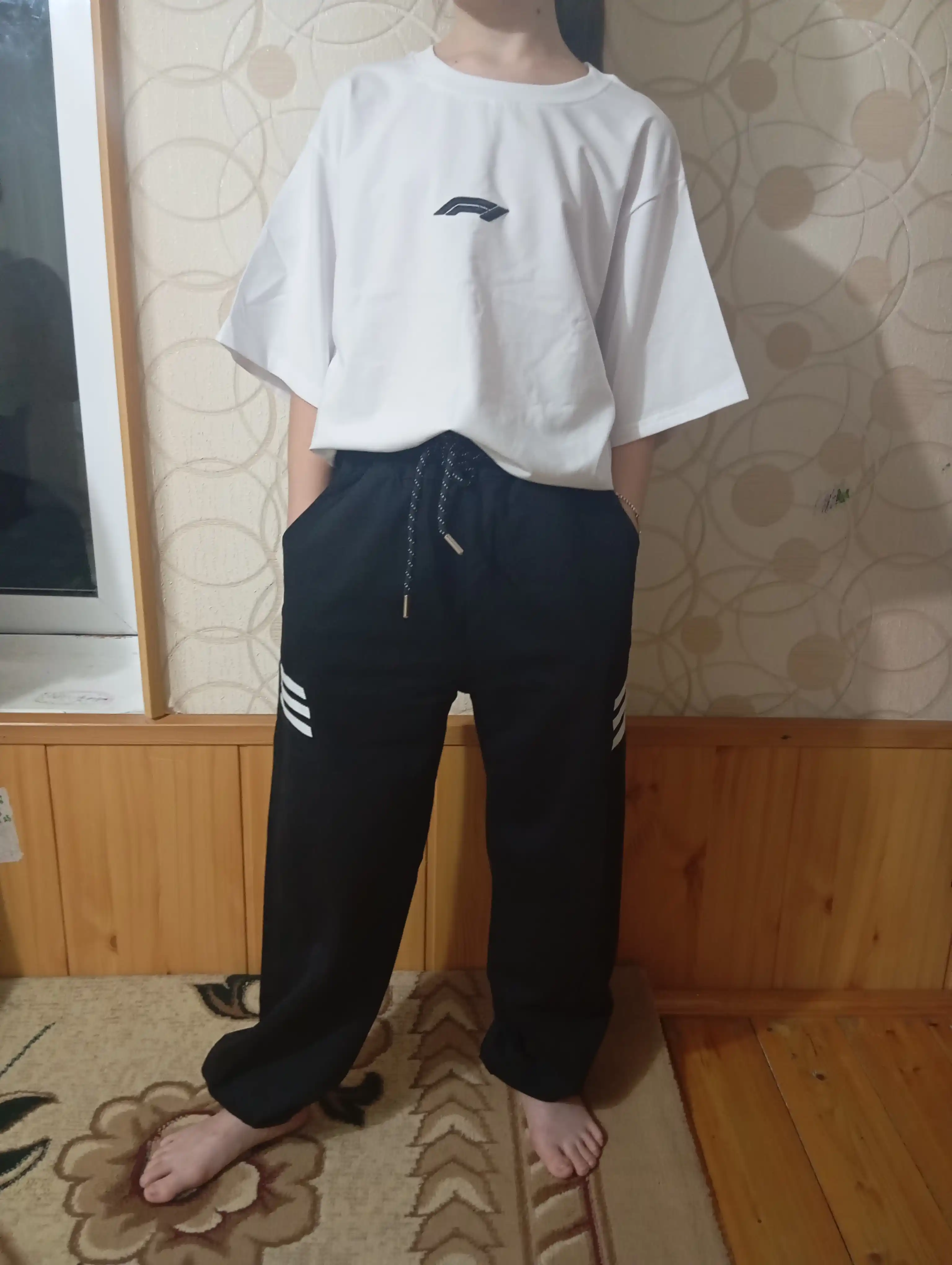 Maktab bolalar sport komplekti o'g'il va qiz bolalar uchun, futbolka va shim to'plami