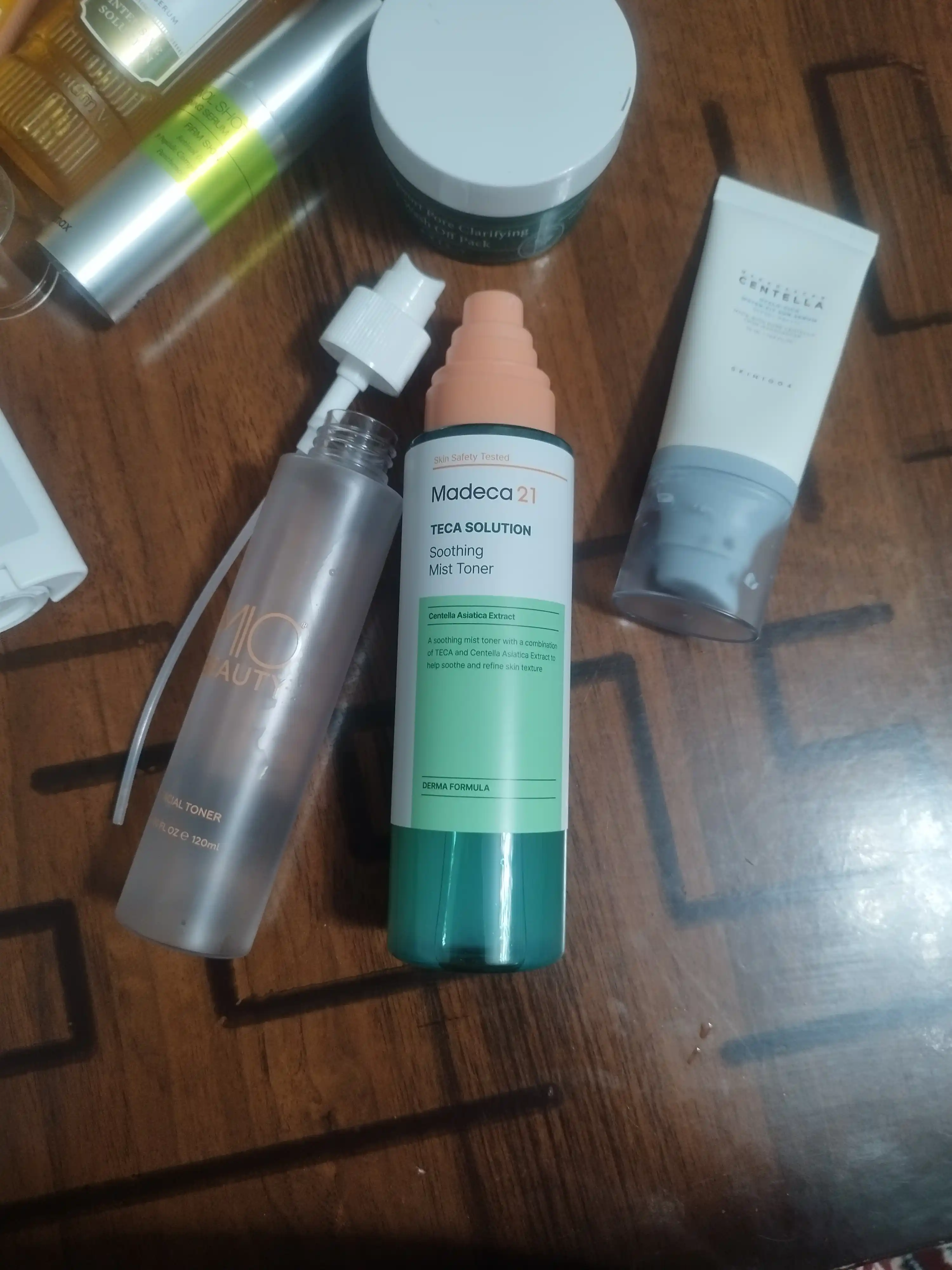 Madeca21 TECA Solution 200 ml — akne, toshma va qizarishga moyil teri uchun mist-toner