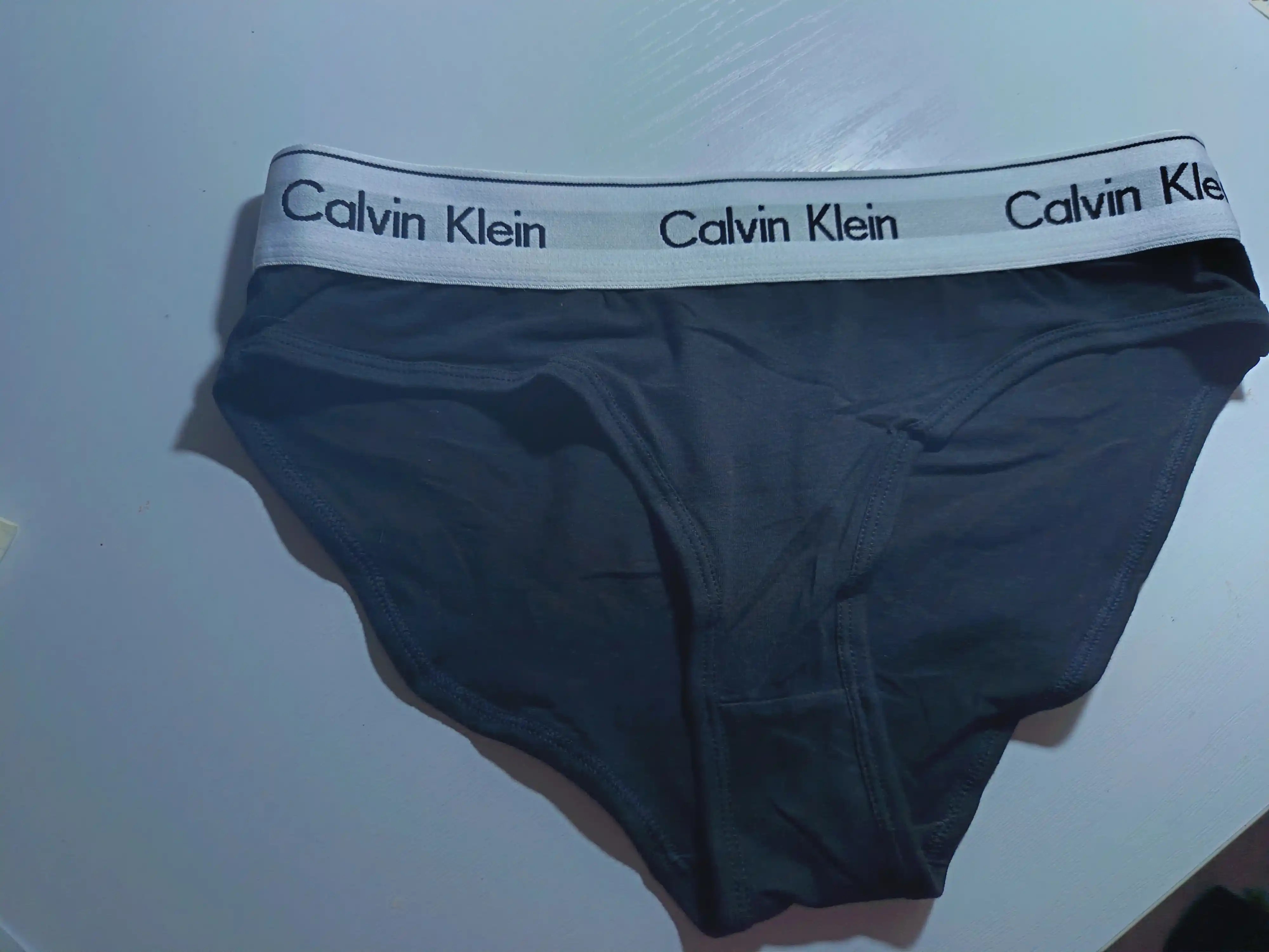 Calvin Klein ayollar ichki kiyimi, 95% paxtadan, 1 dona, slip va stringlar bilan