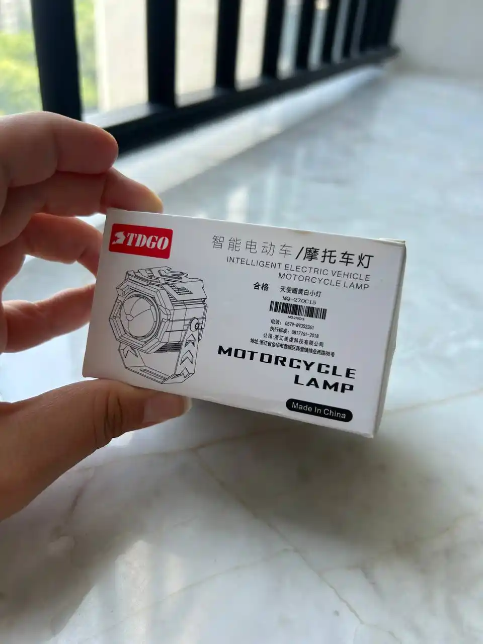 Avtomobillar mototsikllar va velosipedlar uchun yorqin LED faralar