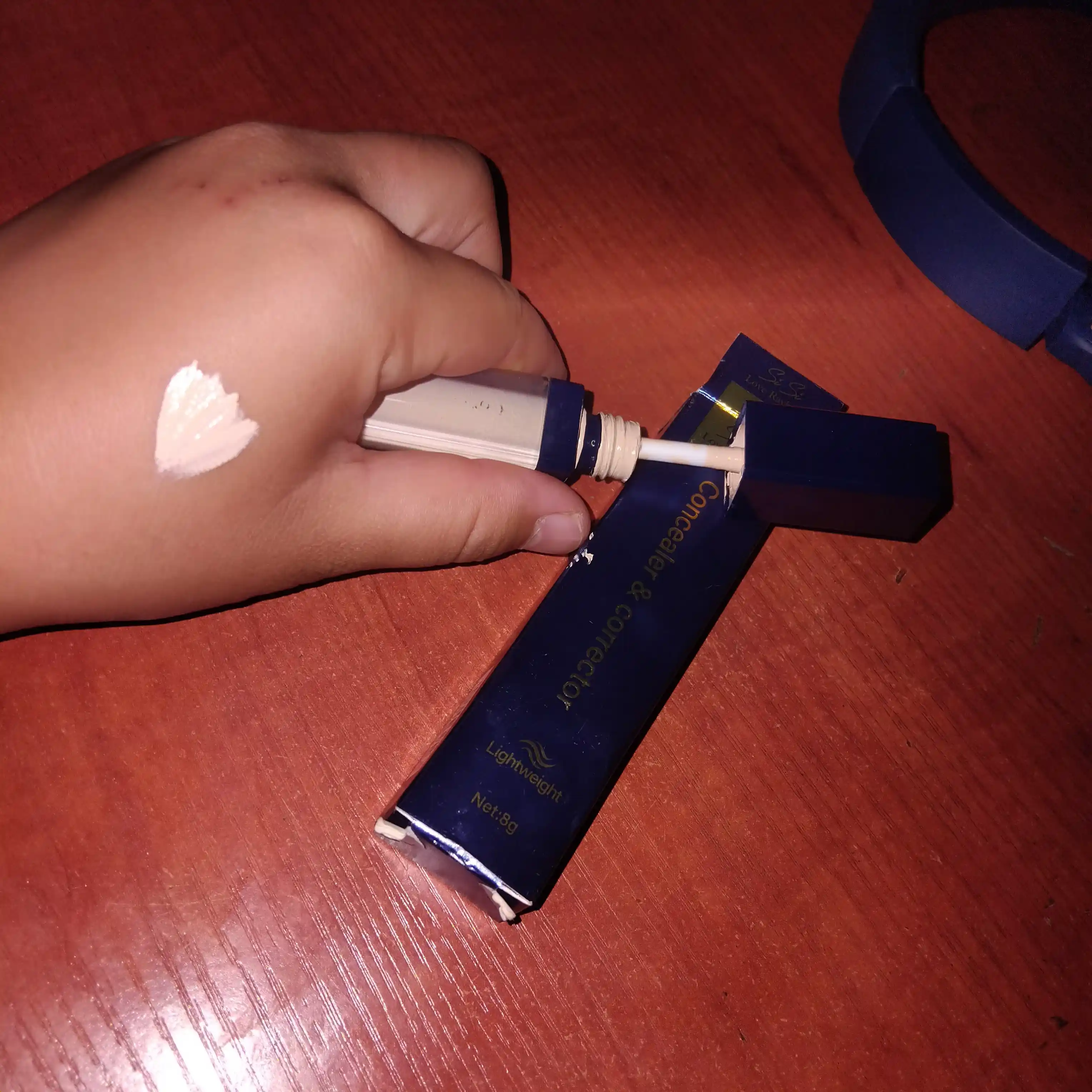 Sisi Love Rayhon Concealer & Corrector Lightweight yuz uchun konsiler
