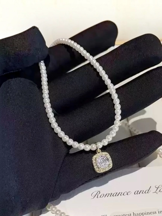 Ayollar zanjiri, sovg‘a taqinchoqlari