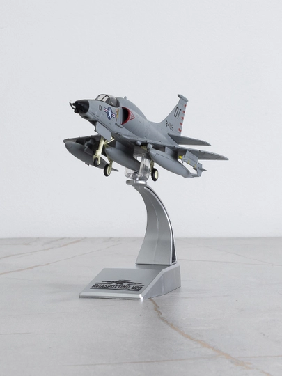 McDonnell Douglas A-4M Skyhawk harbiy samolyoti modeli, US Marine Corps, 17 sm 1:72 - 