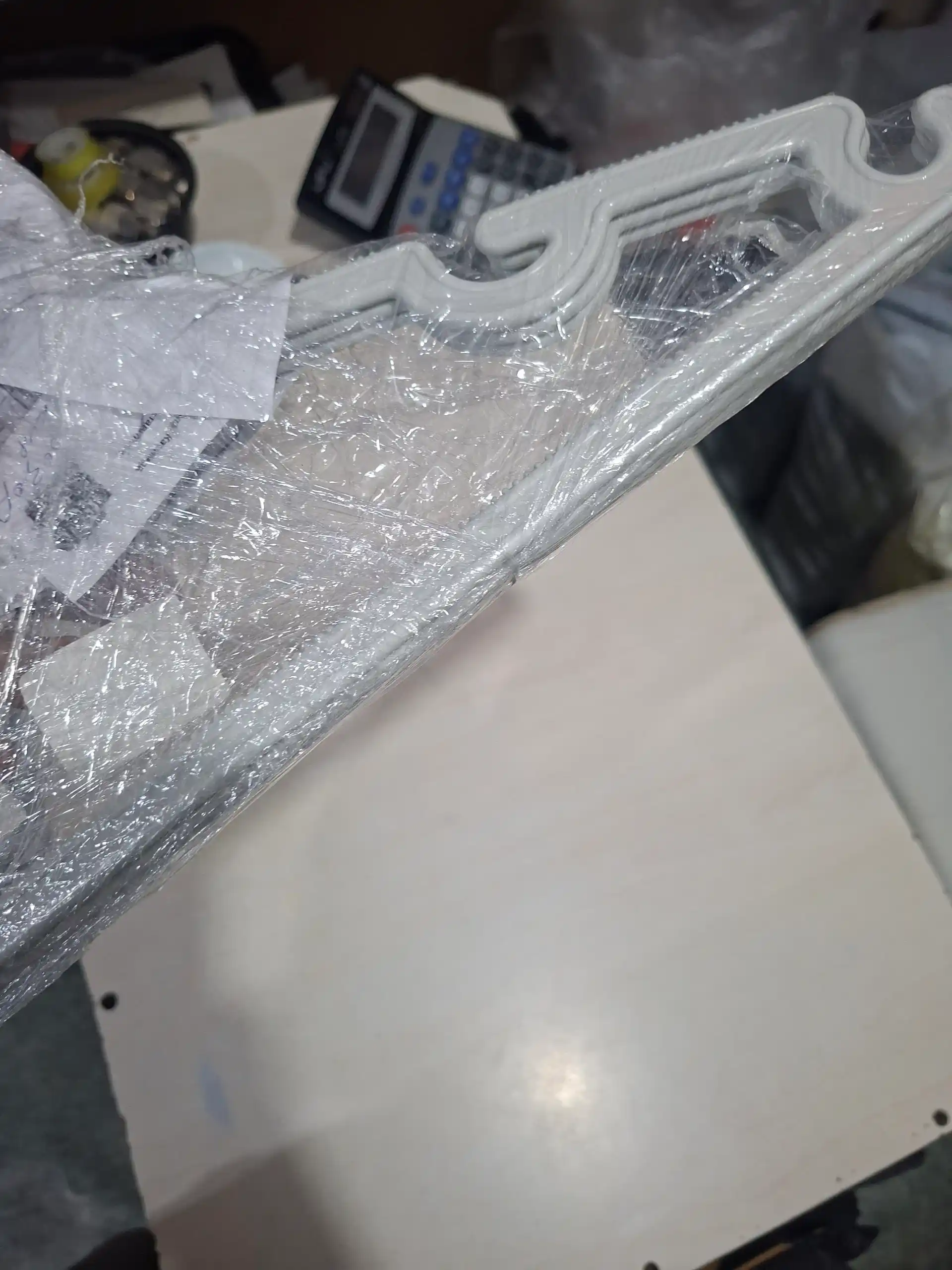 Plastik kiyim ilgichlar, sirpanishga qarshi tishli 42 sm 5, 10, 20, 30 dona