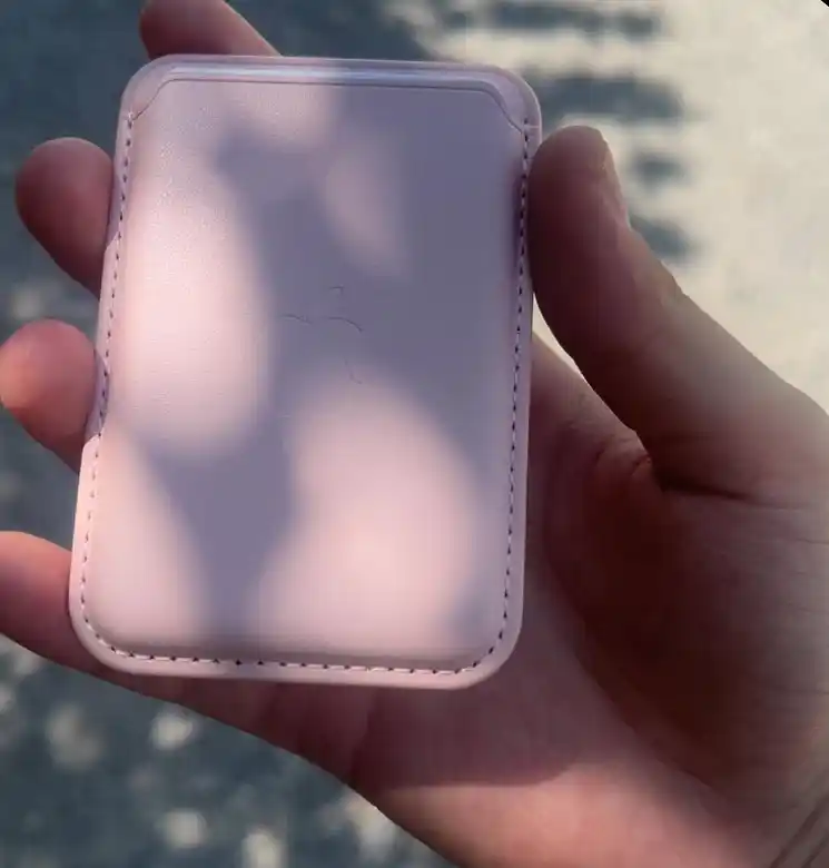 IPhone uchun MagSafe kartxolder, bank kartalari uchun