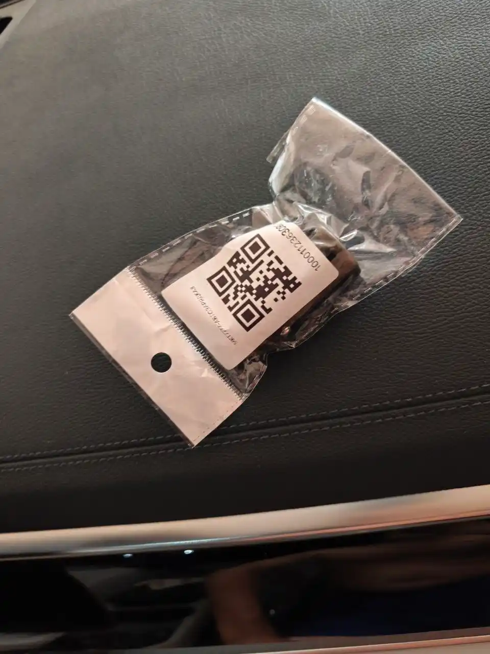 20 Vtgacha tez quvvatlovchi avtomobil zaryadlagichi, USB-A + Type-C
