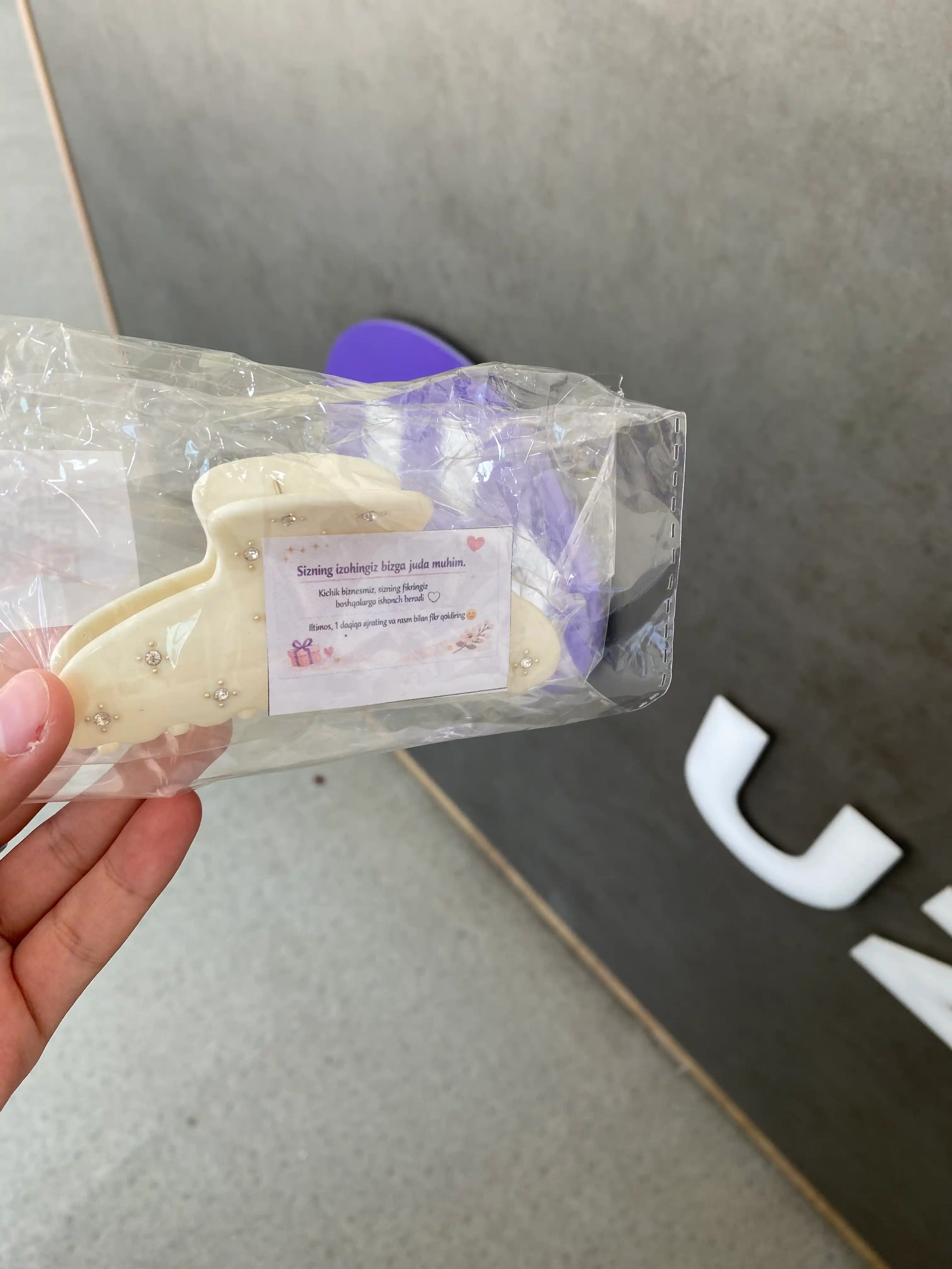 Ayollar va qizlar uchun toshli krabik