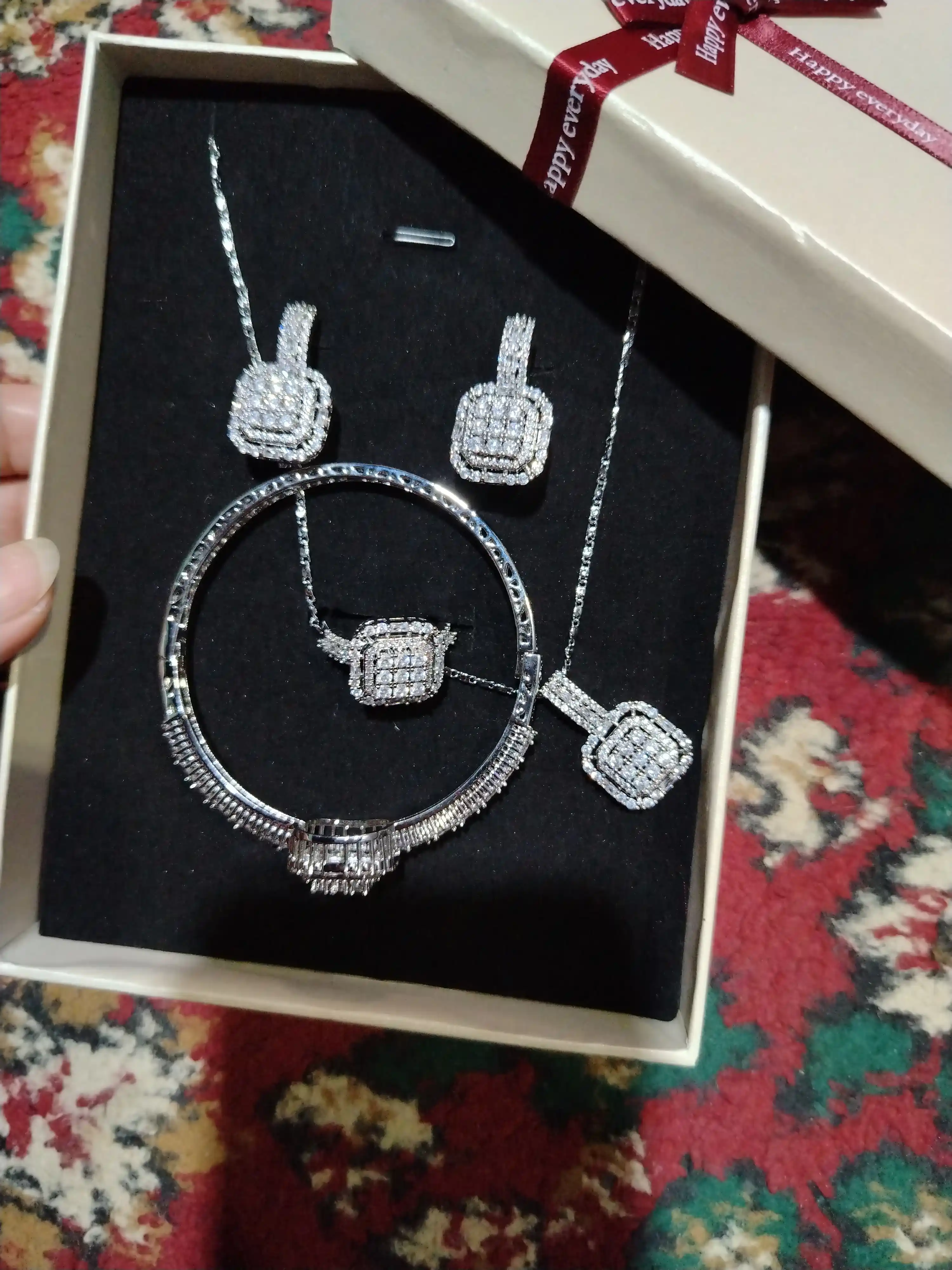 Xuping Stainless Steel Bijutery — коллекция украшений для женщин и девушек