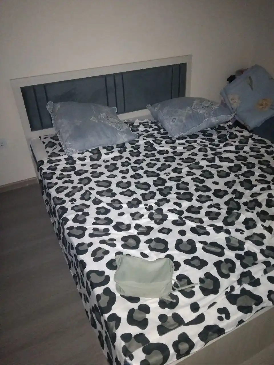 Ikki kishilik krovat 200×160 sm, qulay va mustahkam model