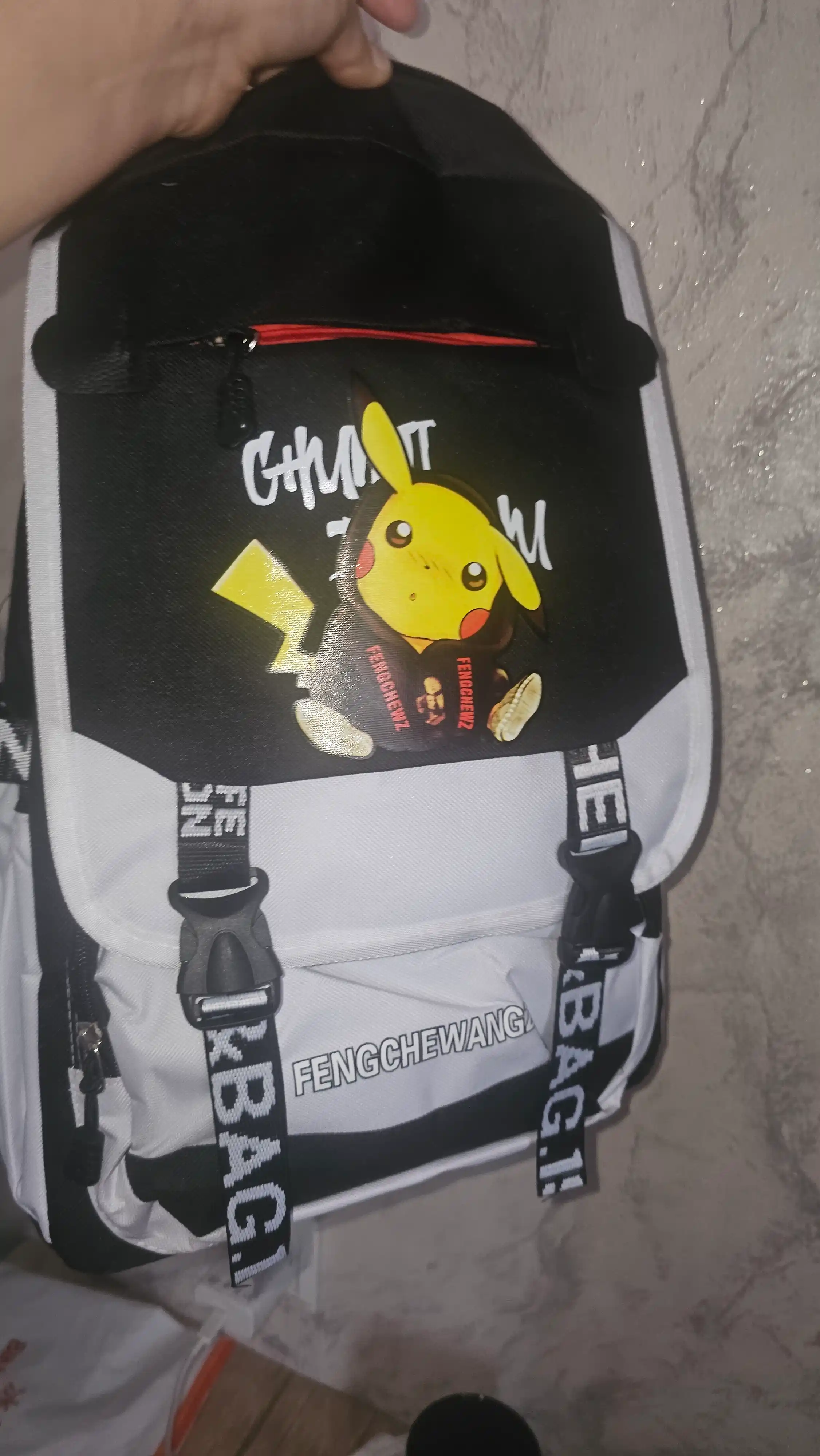 Universal, shahar, o‘qish, sayohat, kundalik, Pikachu ryukzagi