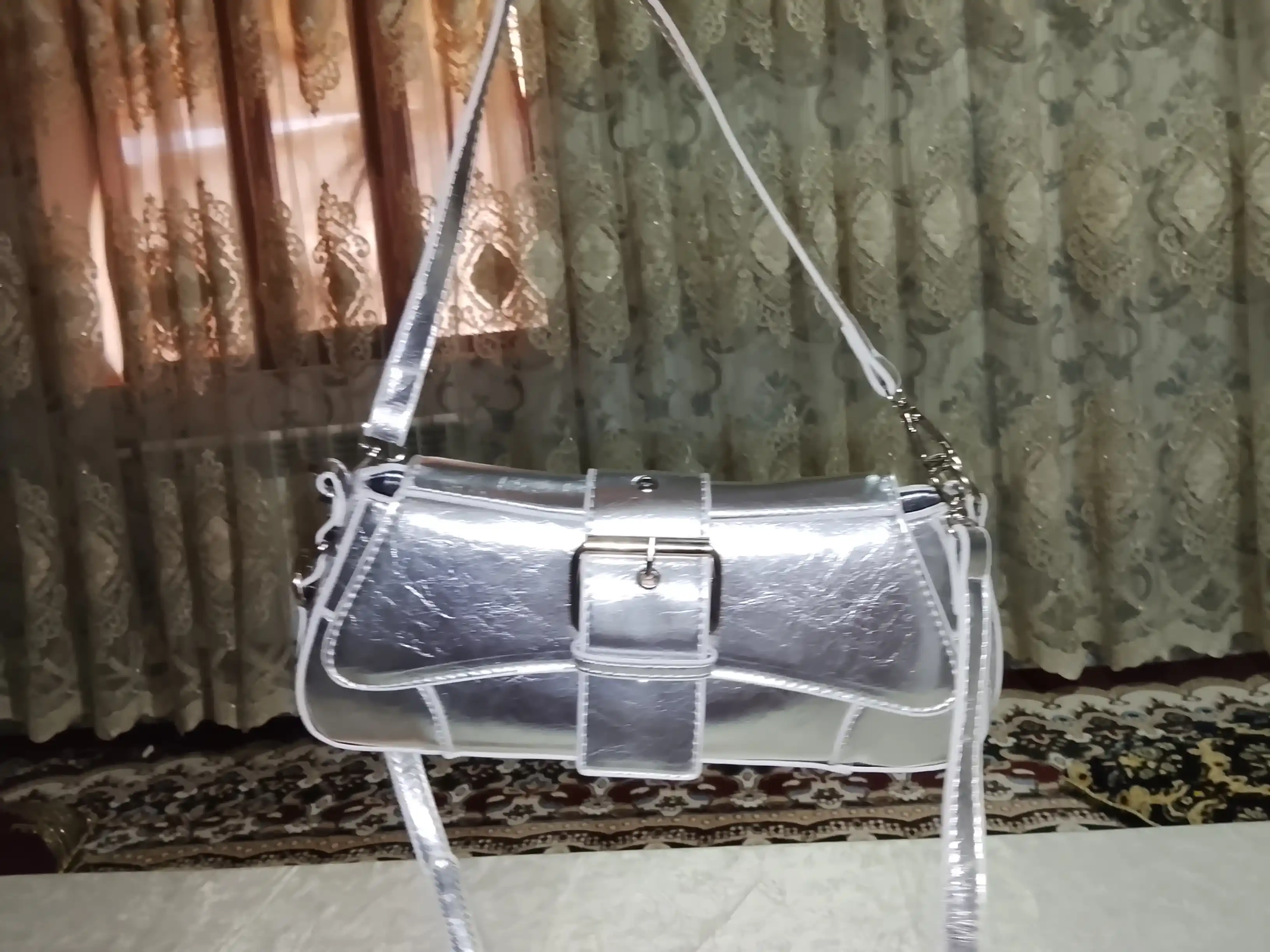 Ayollar sumkasi, yelkama, baget