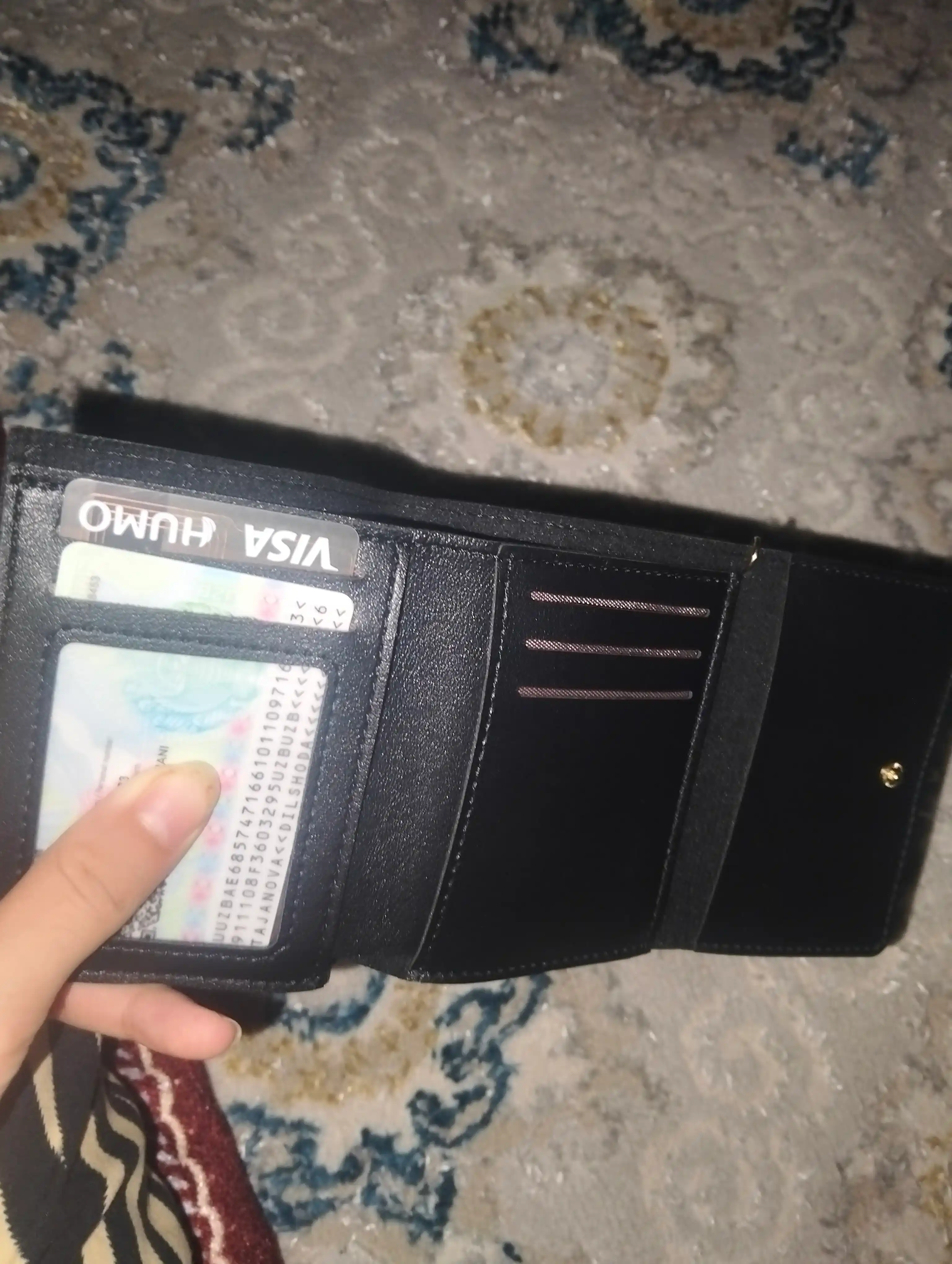 Ayollar uchun hamyon, kartholder, tugmasi qulflangan 9*11 sm