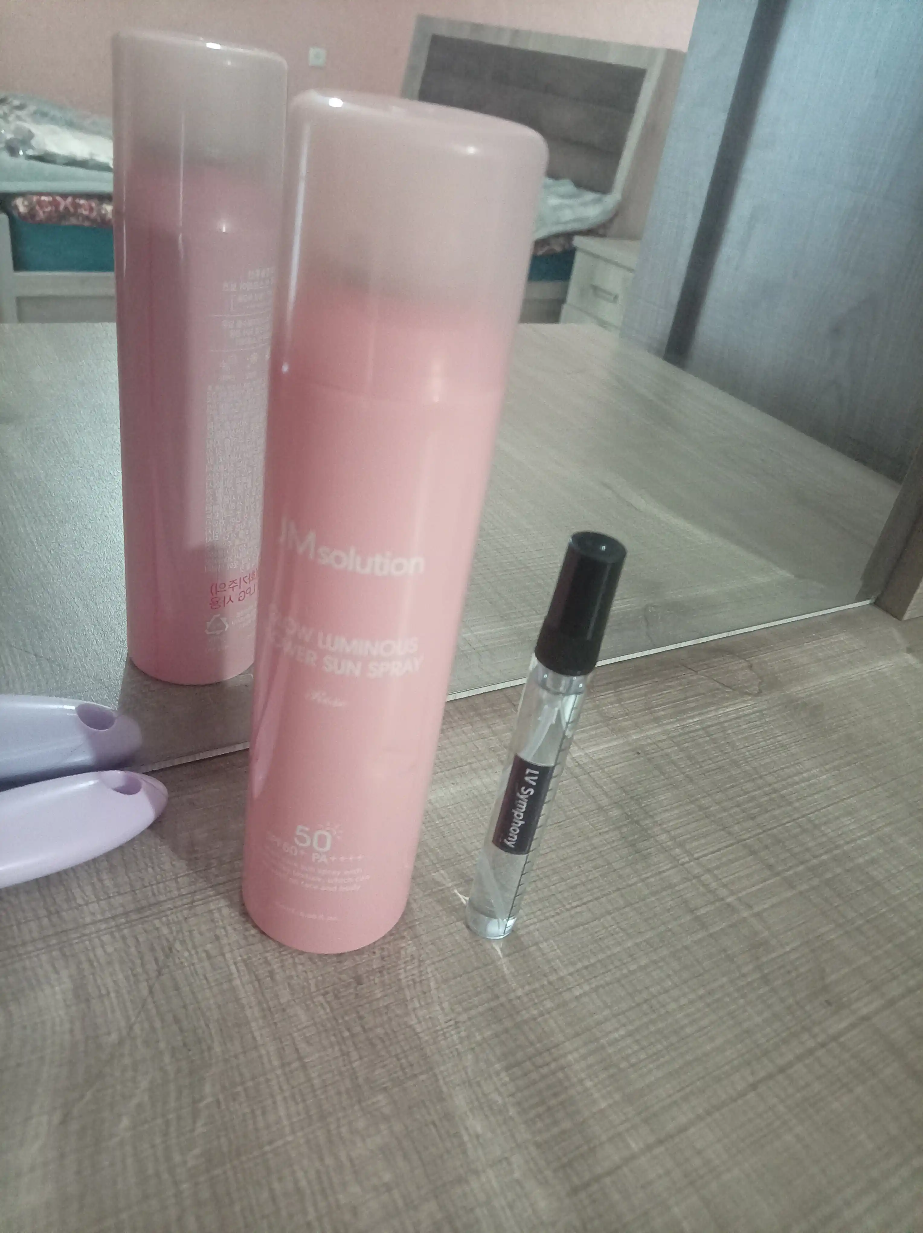 Yoshartiruvchi quyoshdan himoyalovchi JMsolution Glow Luminous Flower Sun Spray SPF50+ PA++++