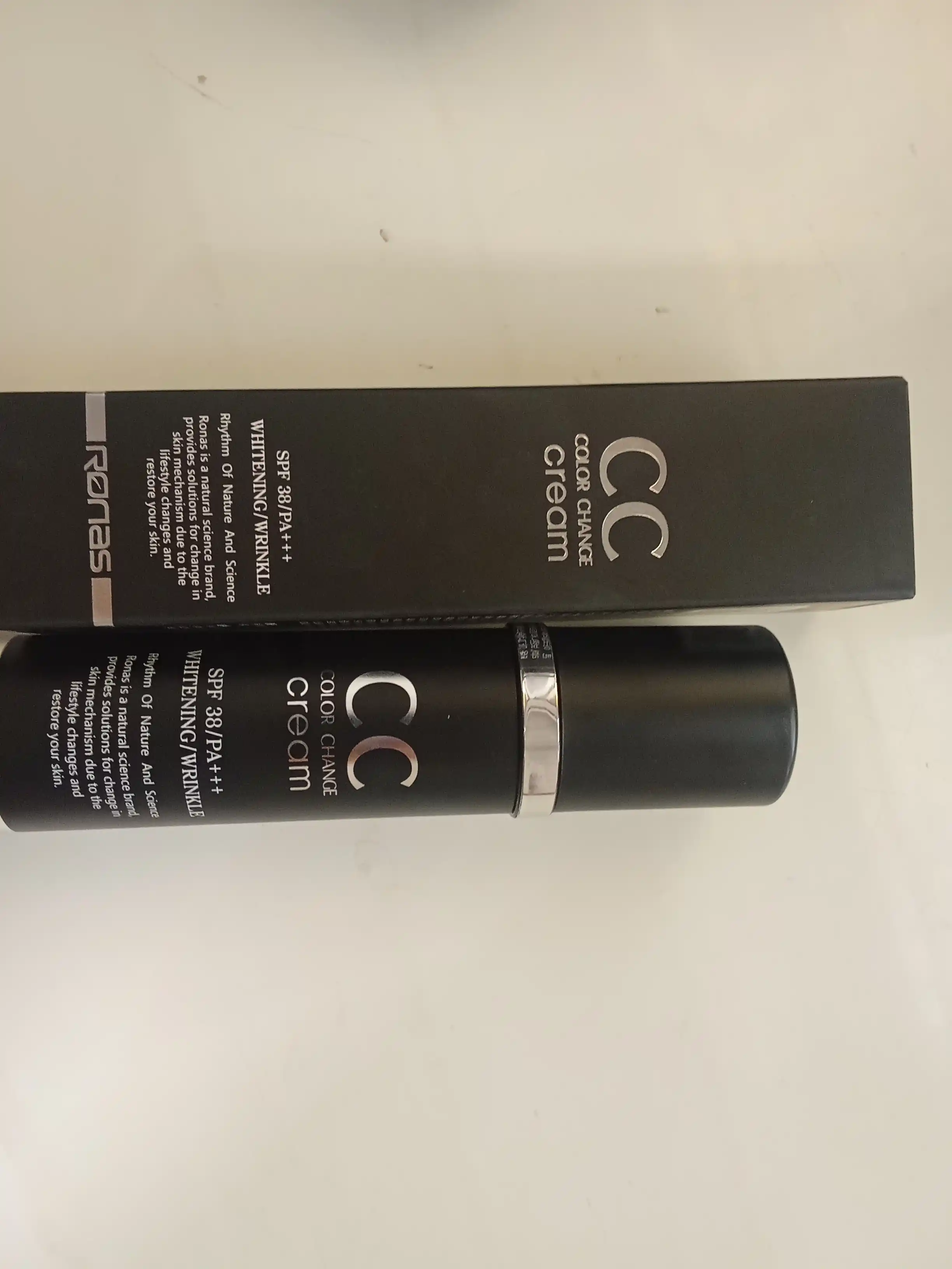 Yuz rangiga moslashuvchan CC-krem, Ronas CC cream color change SPF 34/PA, 50 ml