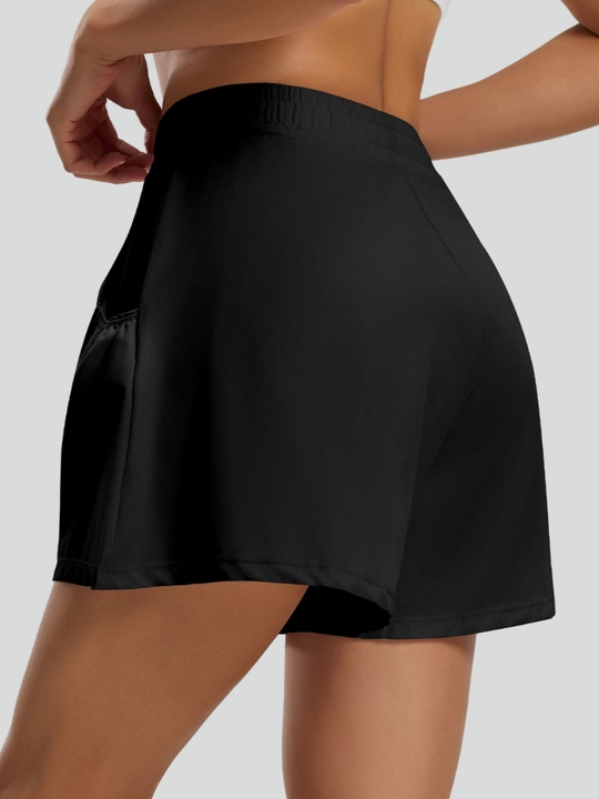 Ayollar sport shortigi, ikki qavatli, velosipedlar bilan, baland o‘rindiqda, taytslar bilan