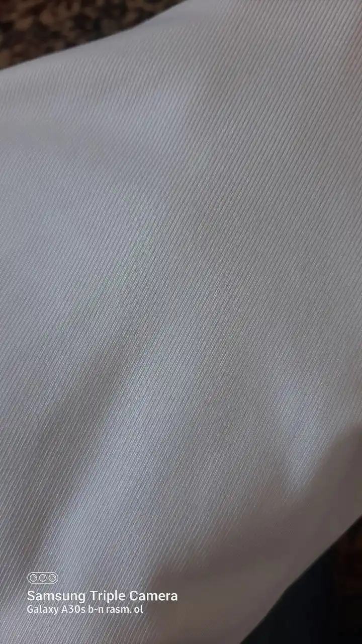 Ayollar va qizlar uchun futbolka, skims uslubida, qisqa, qo‘shimcha sovg‘a bilan
