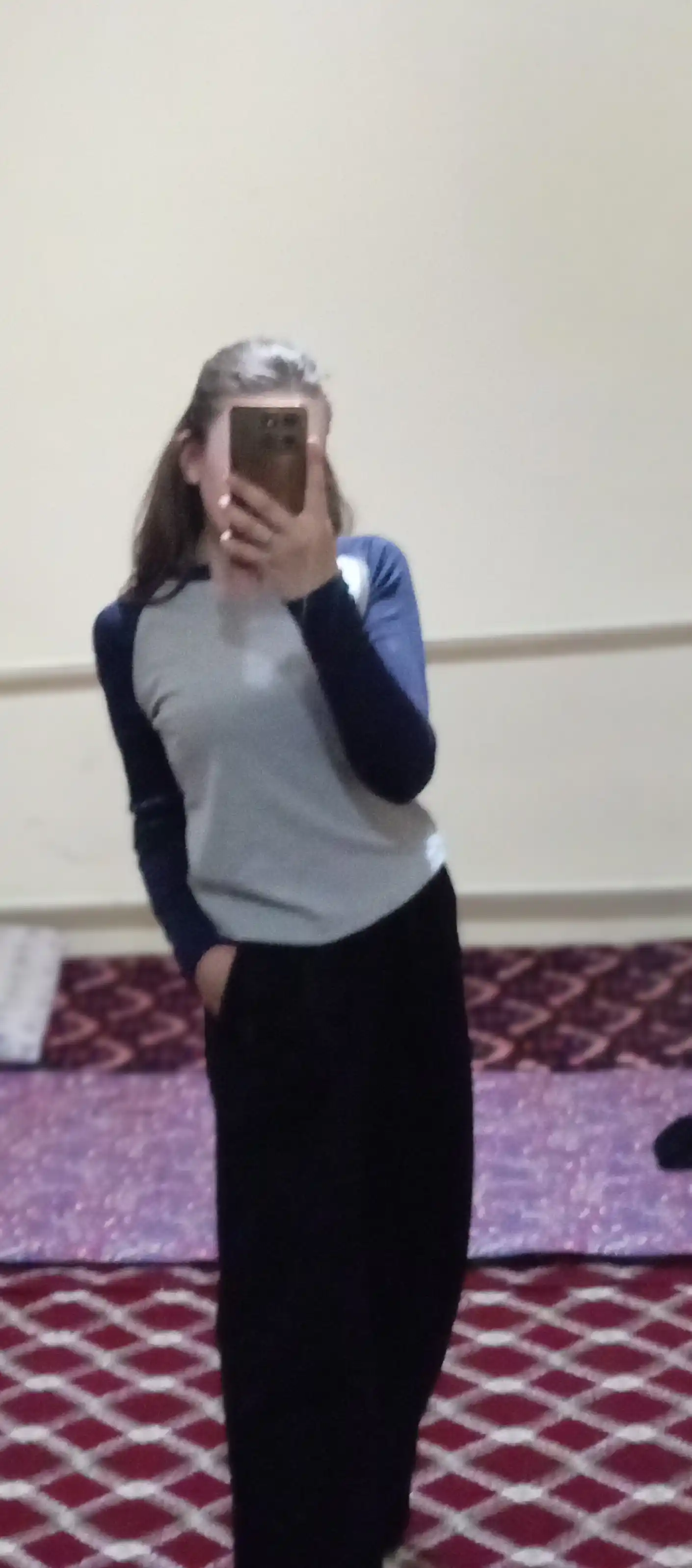 Ayollar uchun asosiy longsliv, ikki rangli