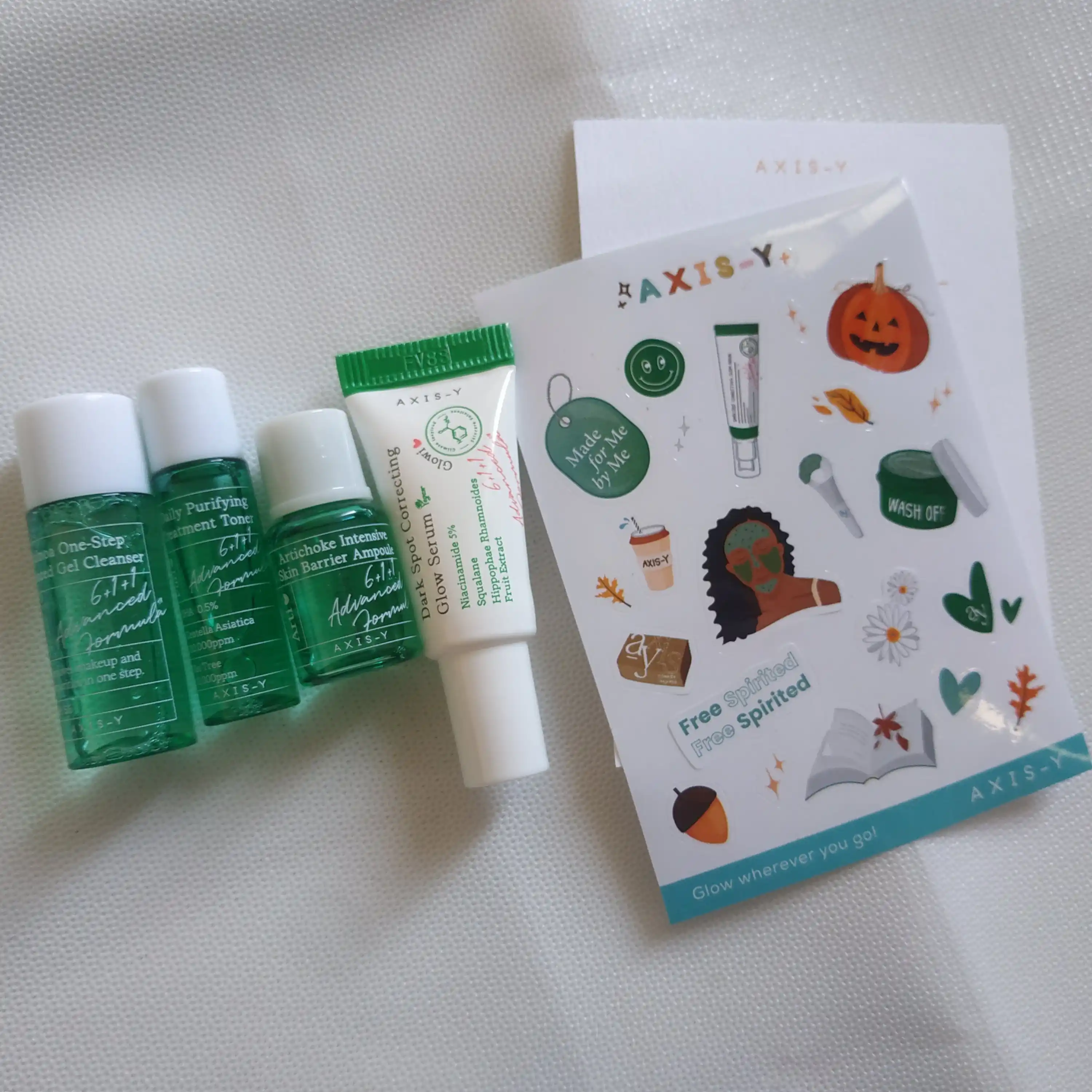 Toza, yorqin va sog'lom yuz terisi uchun mini to'plam Axis-Y Mini Glow Set
