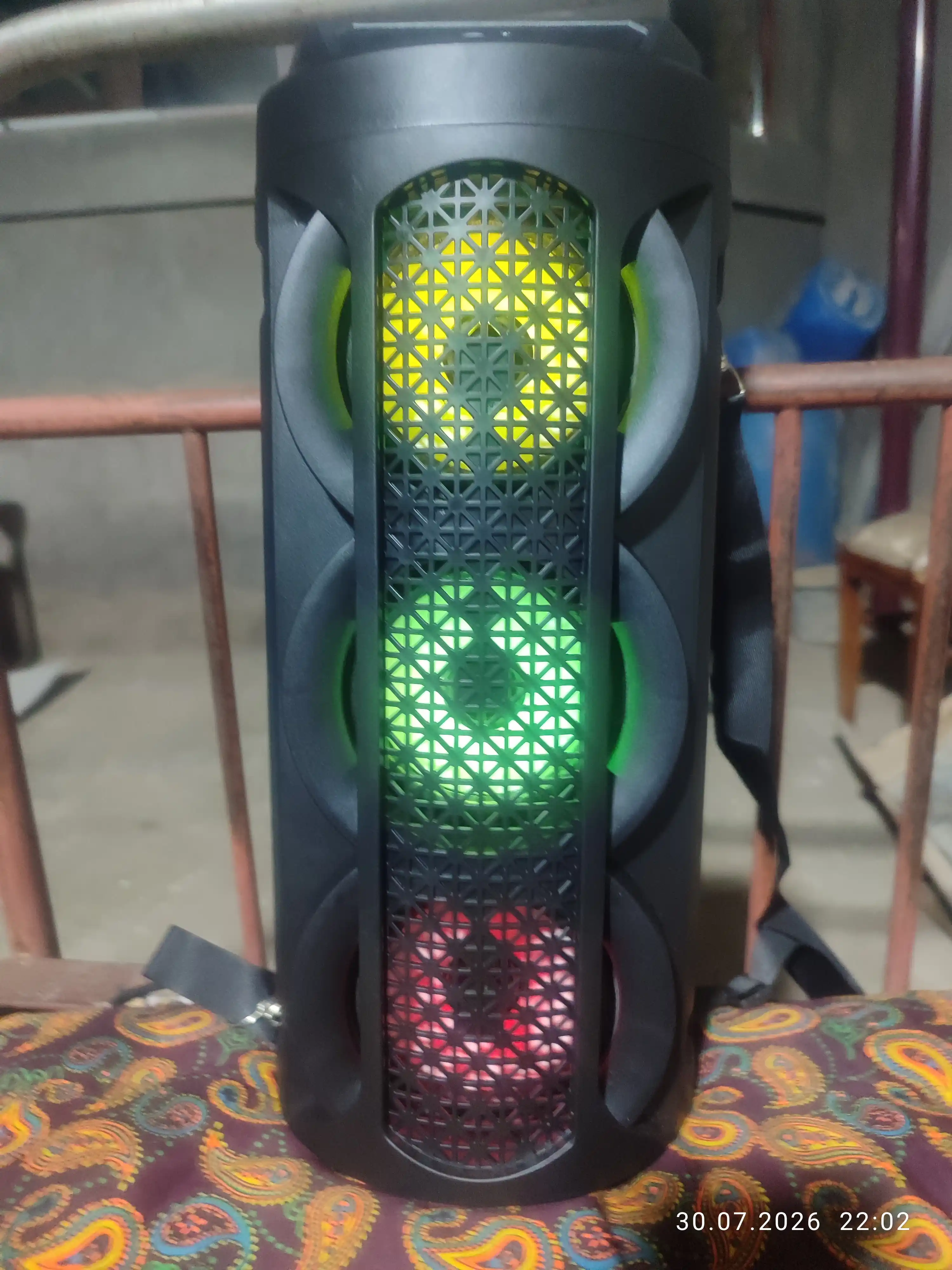 Karaoke kolonka ZQS8308, simsiz mikrofon, pultli, RGB yorug'lik, Bluetoothli